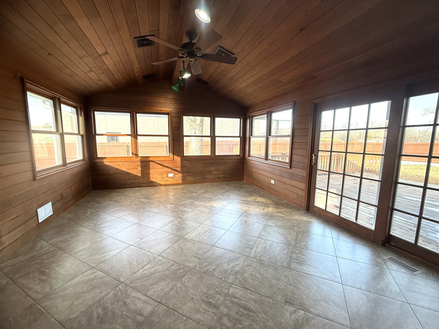 267 N Idlewild Avenue, Mundelein, IL 60060