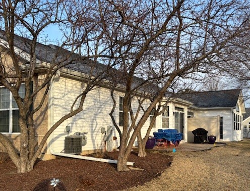 16300 Crescent Lake Drive, Crest Hill, IL 60403