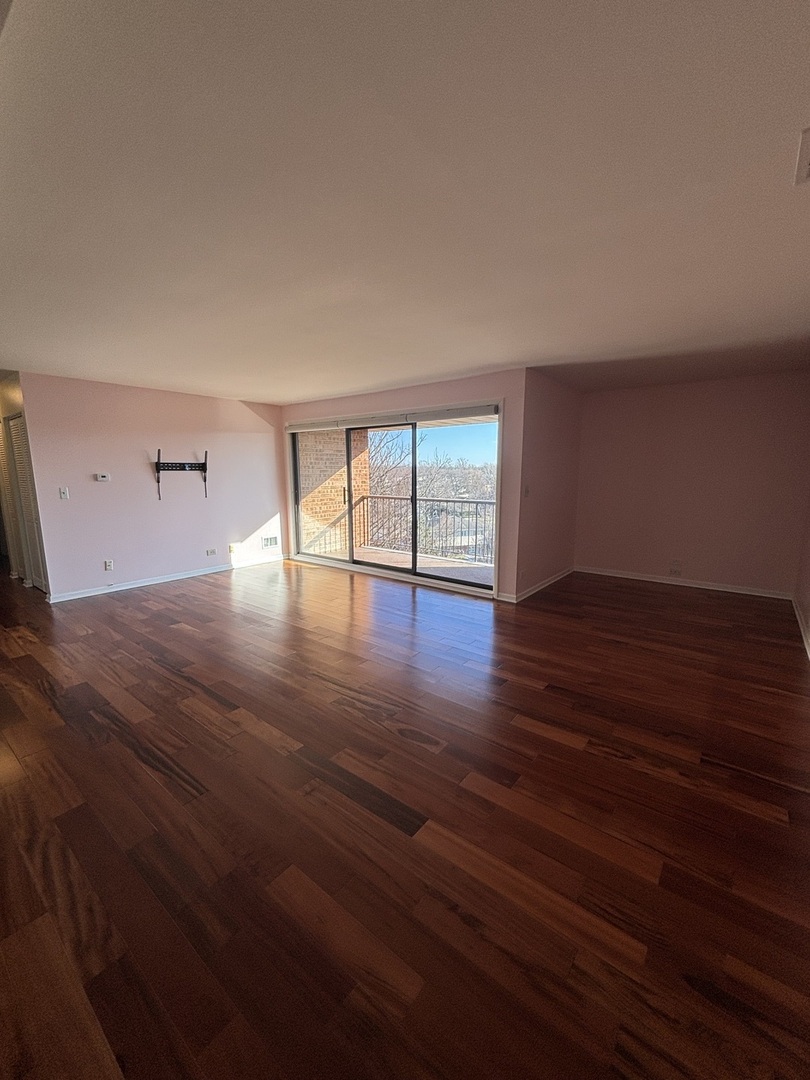 709 79th Street #408, Darien, IL 60561