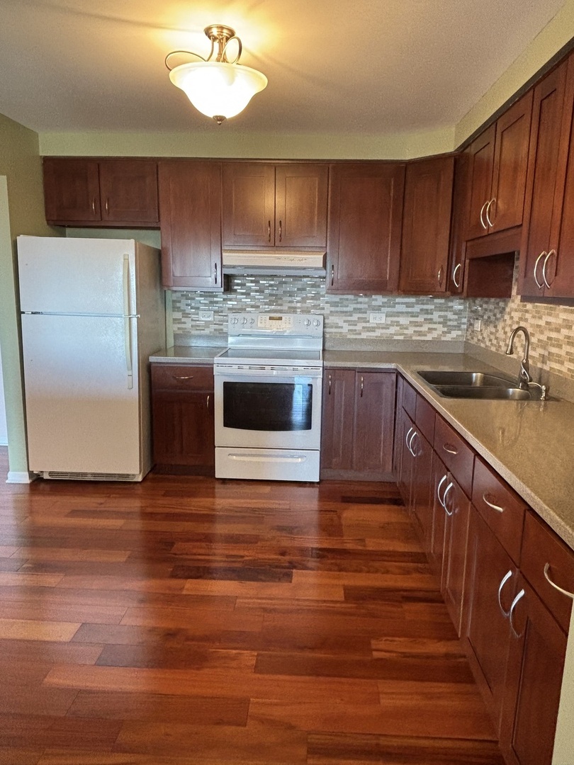 709 79th Street #408, Darien, IL 60561