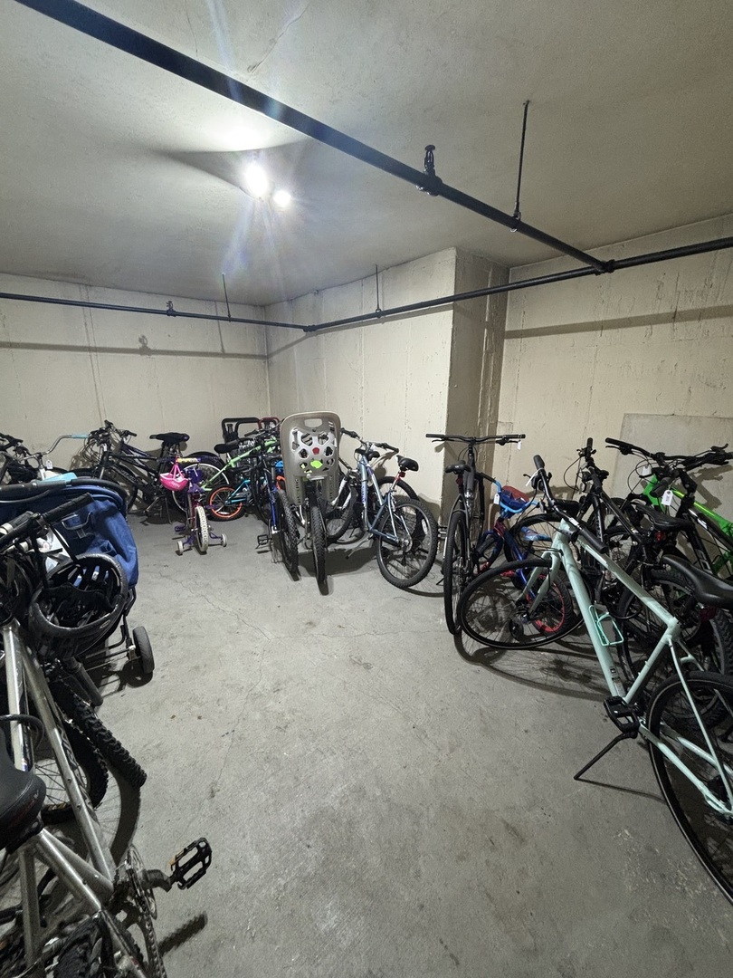 709 79th Street #408, Darien, IL 60561