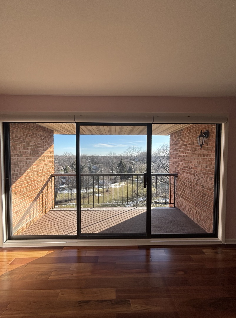 709 79th Street #408, Darien, IL 60561