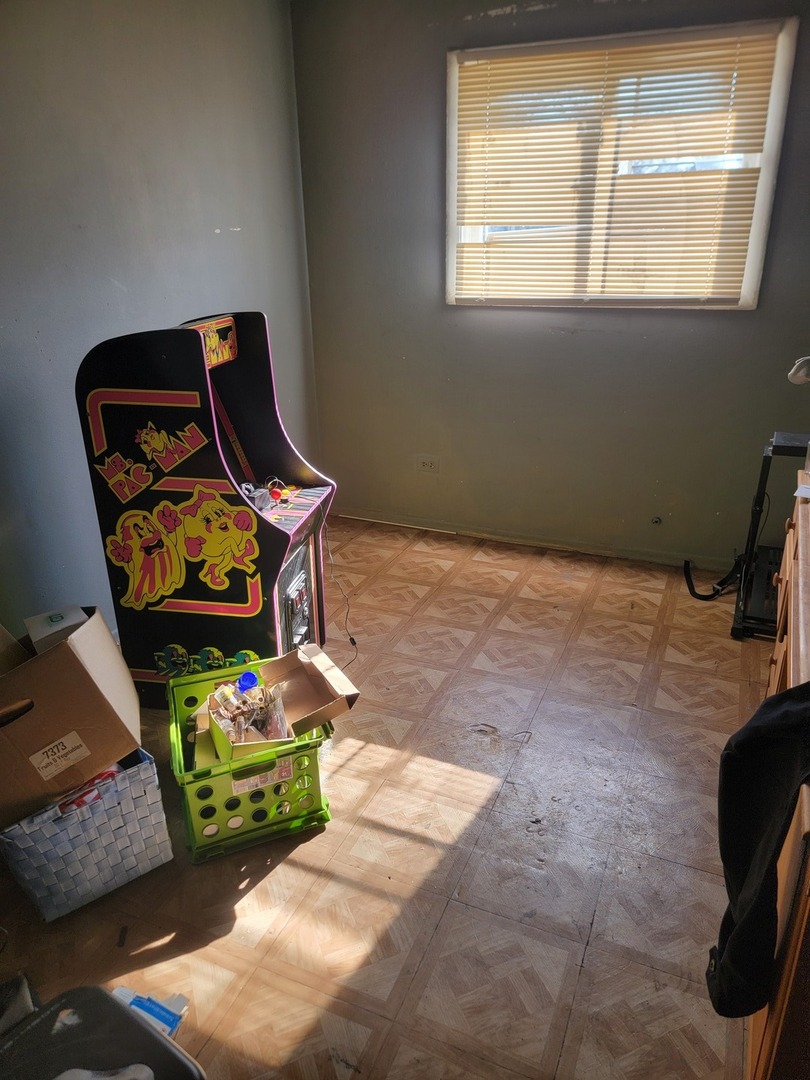 17W747 Standish Lane, Villa Park, IL 60181