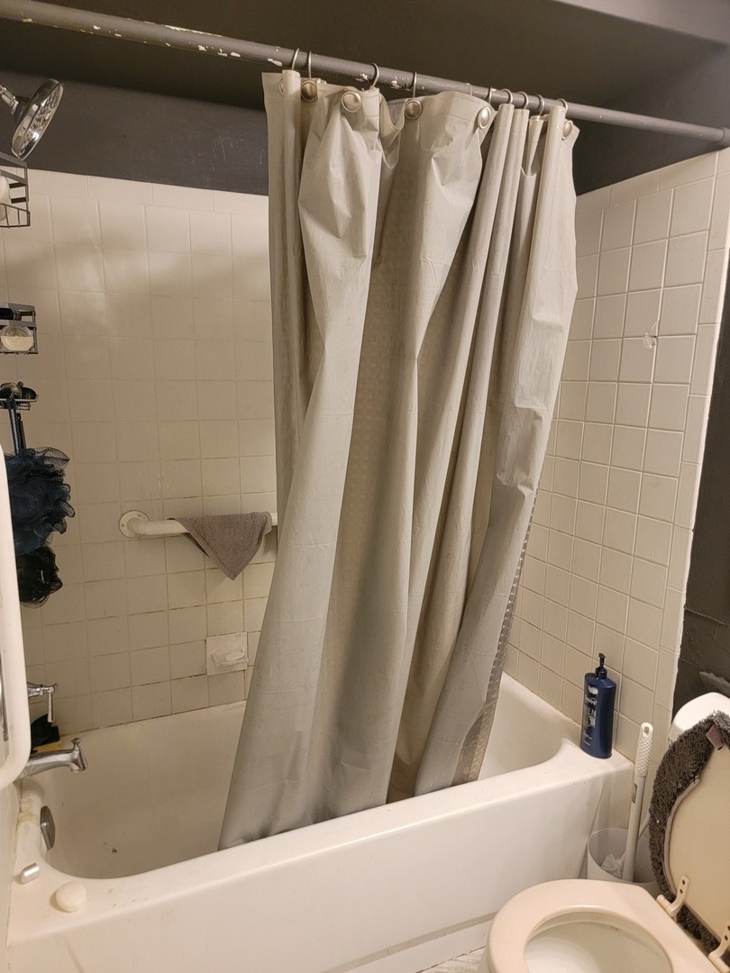 17W747 Standish Lane, Villa Park, IL 60181