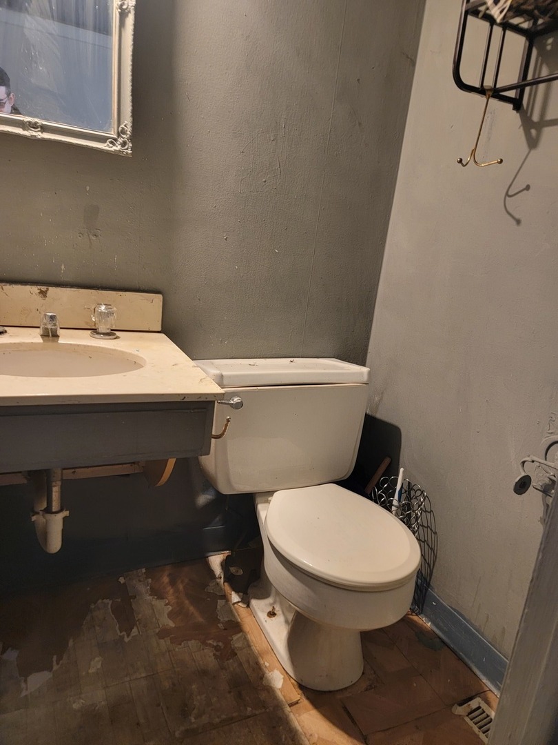 17W747 Standish Lane, Villa Park, IL 60181