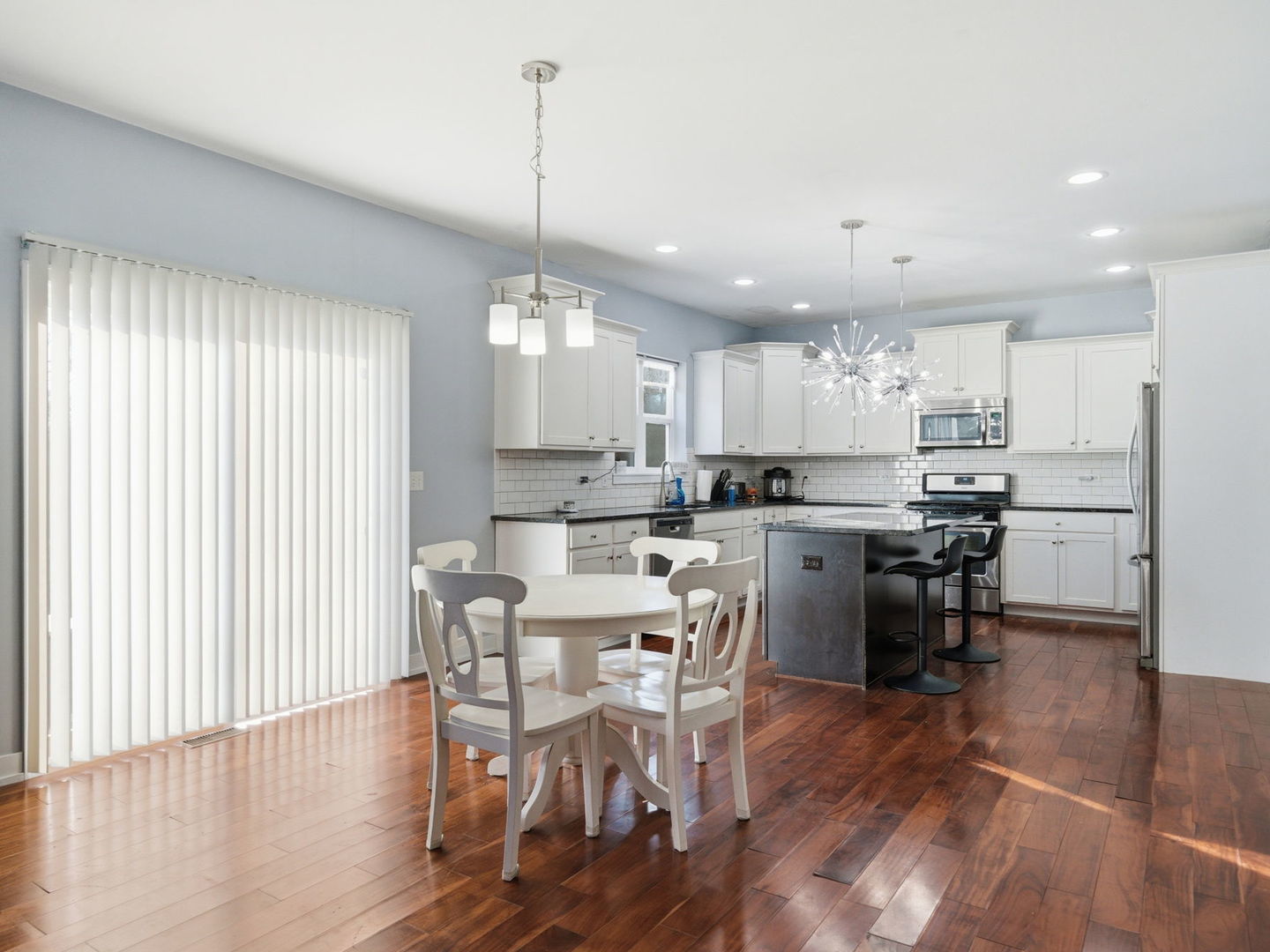 20913 Lakewoods Lane, Shorewood, IL 60404