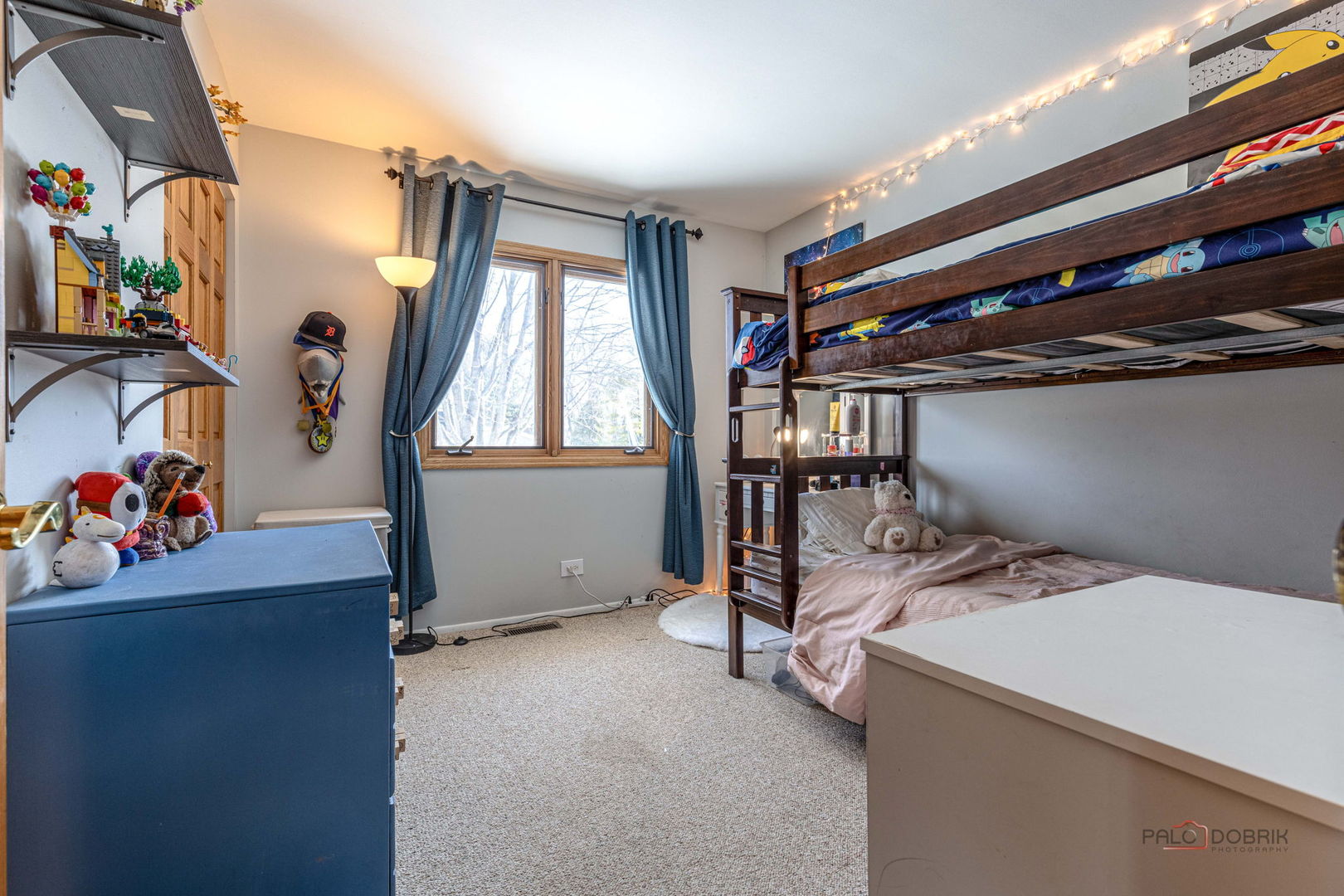 705 S Dymond Road, Libertyville, IL 60048