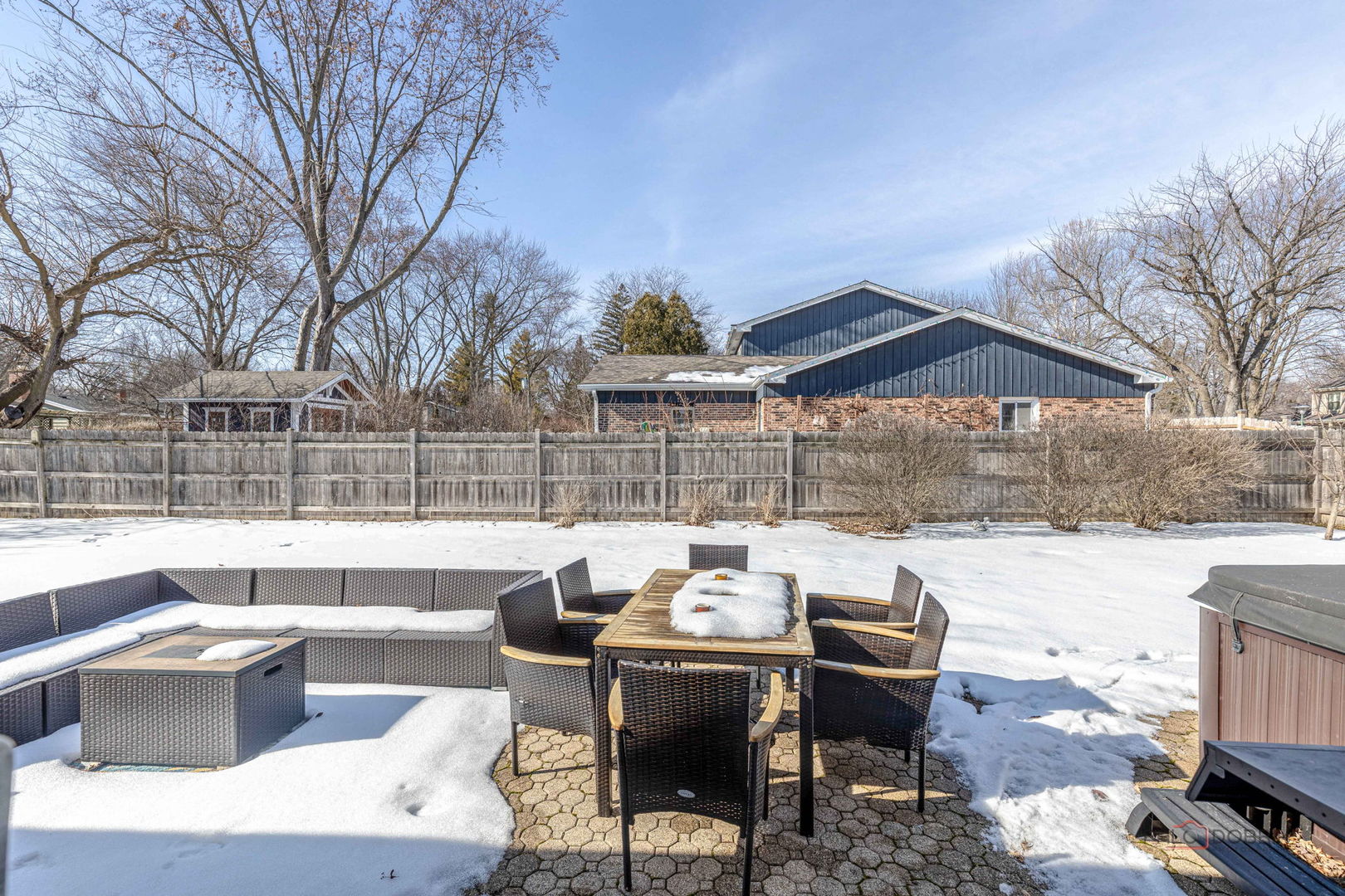 705 S Dymond Road, Libertyville, IL 60048