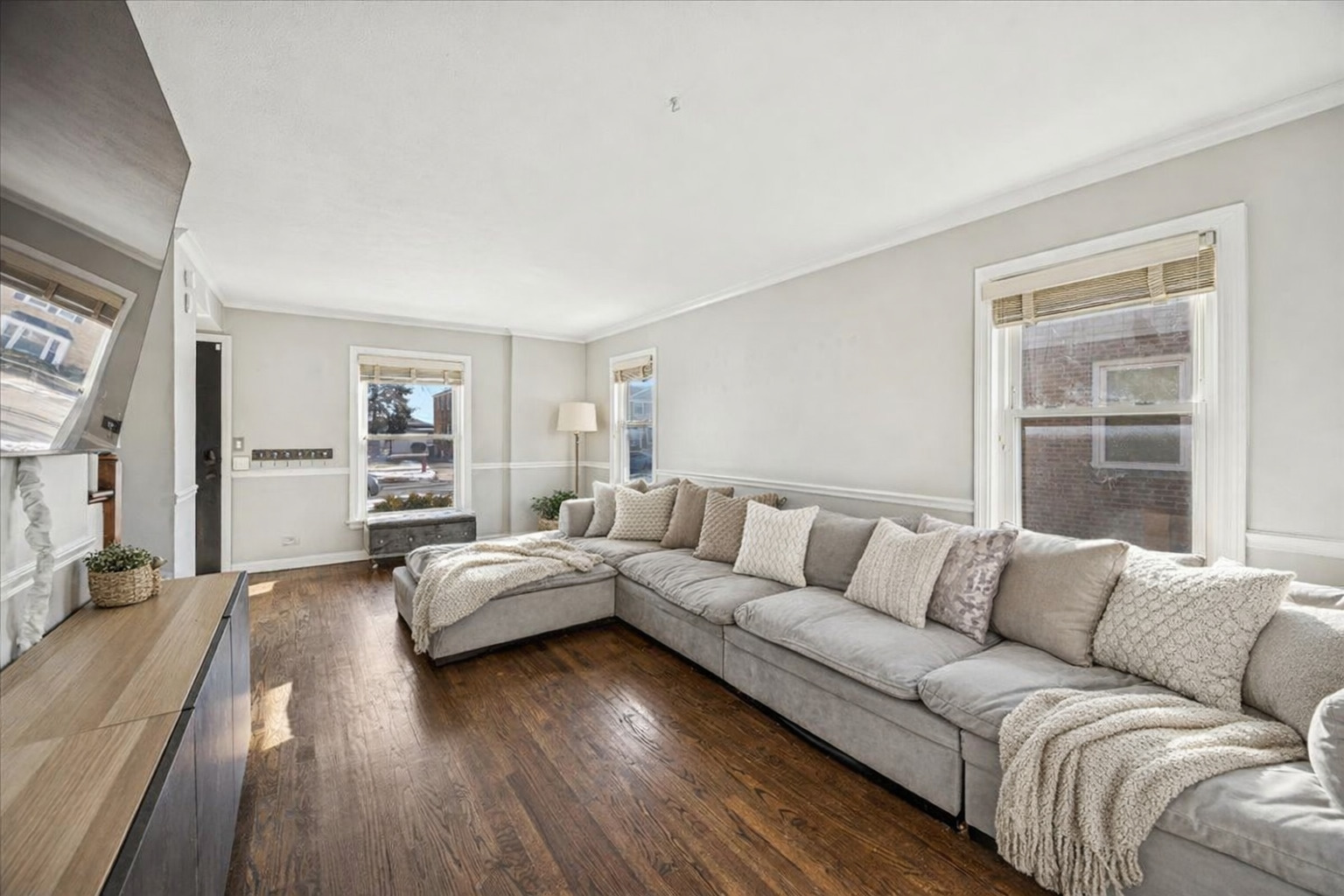 1426 Bristol Avenue, Westchester, IL 60154