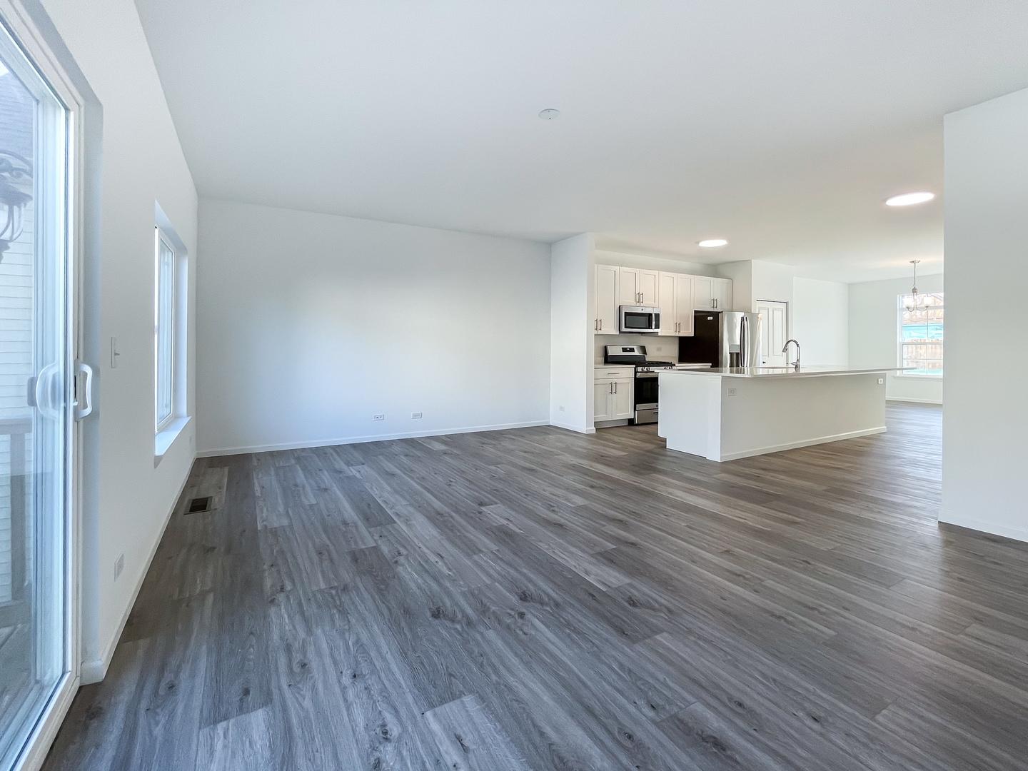 245 Regency Court #B, Wauconda, IL 60084