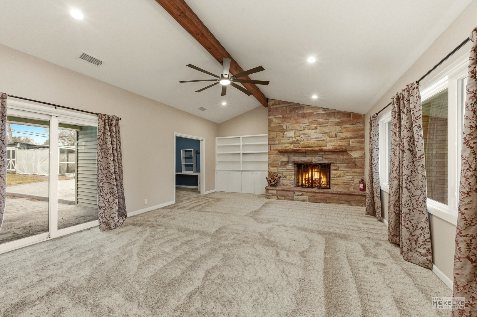 925 Lindenwood Drive, Aurora, IL 60506