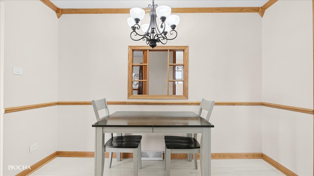 7132 W 84th Place, Burbank, IL 60459