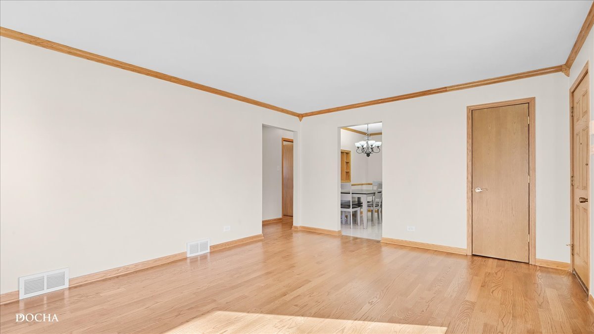 7132 W 84th Place, Burbank, IL 60459