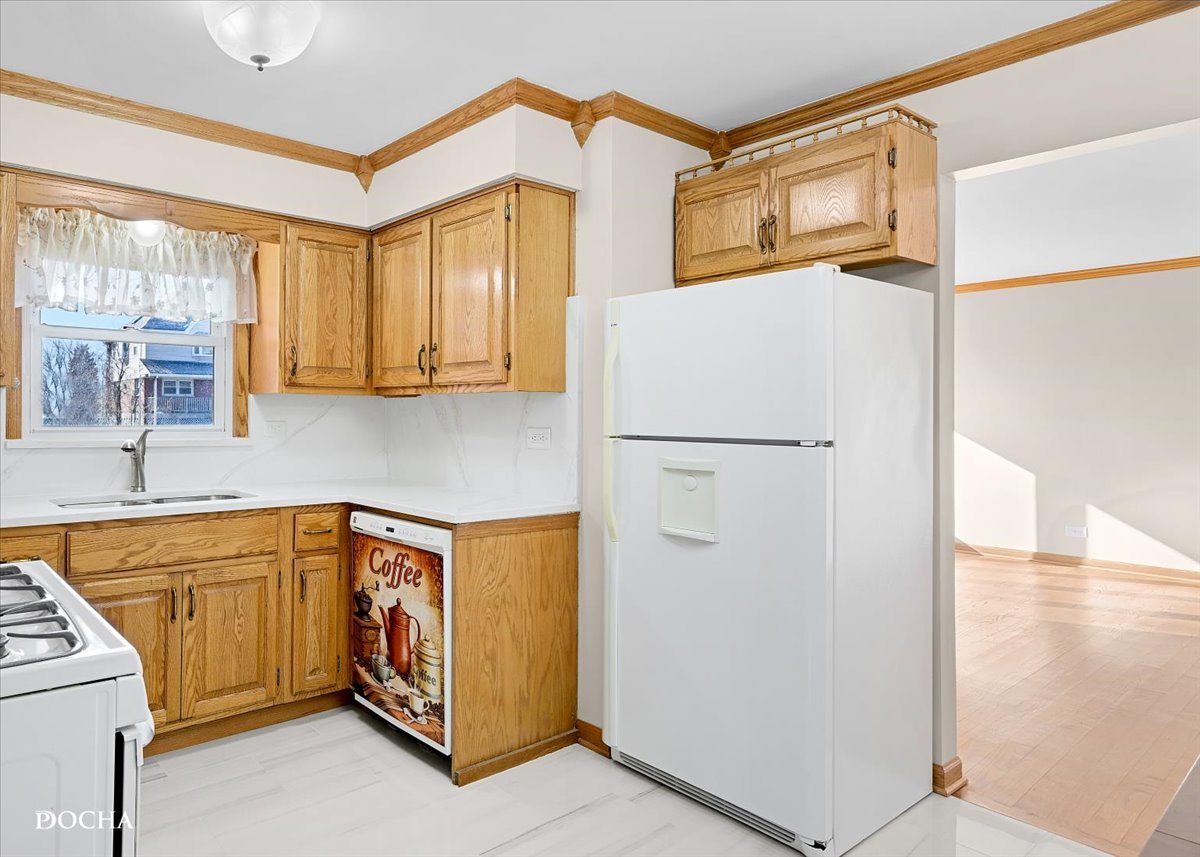 7132 W 84th Place, Burbank, IL 60459