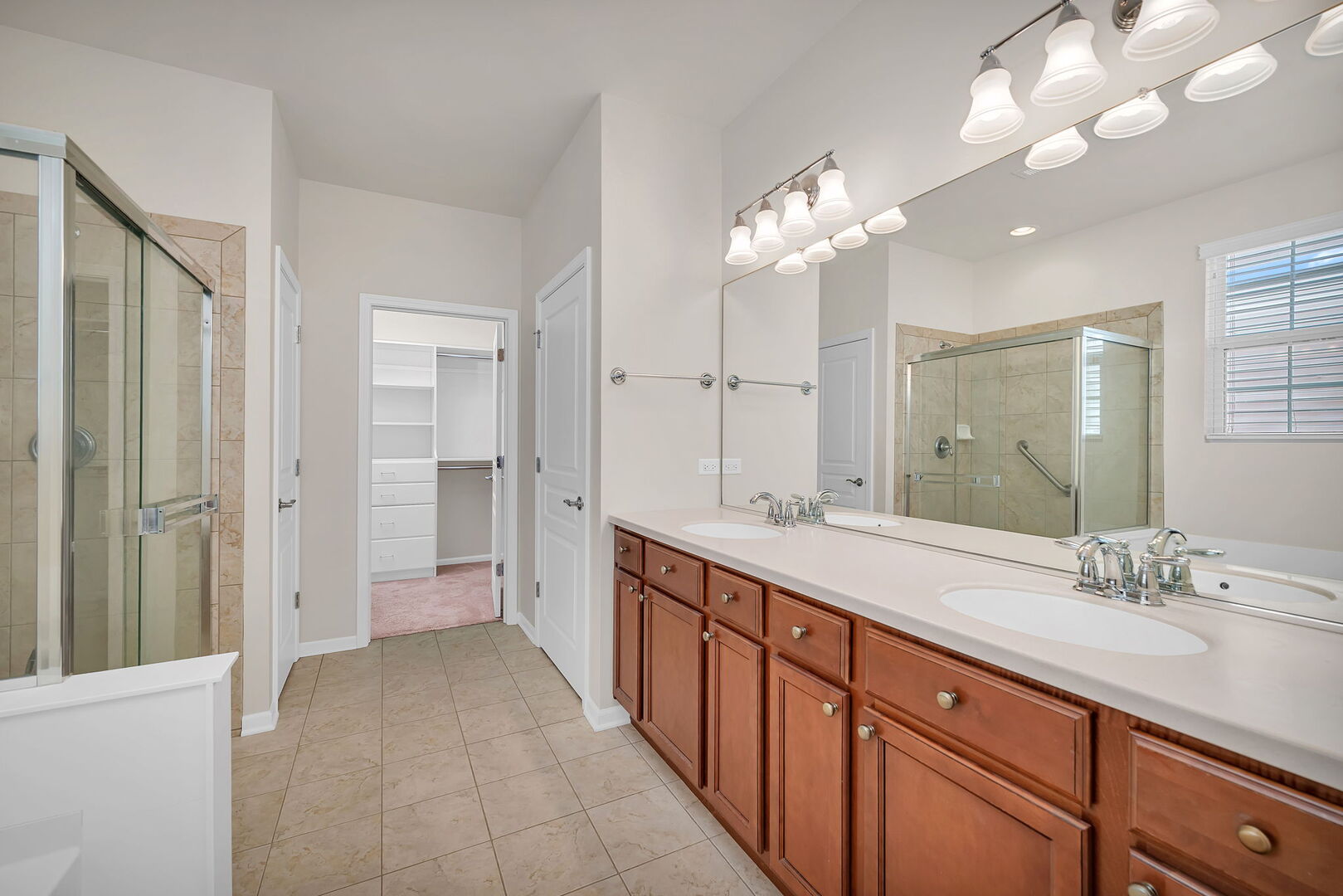 717 Pleasant Drive, Shorewood, IL 60404