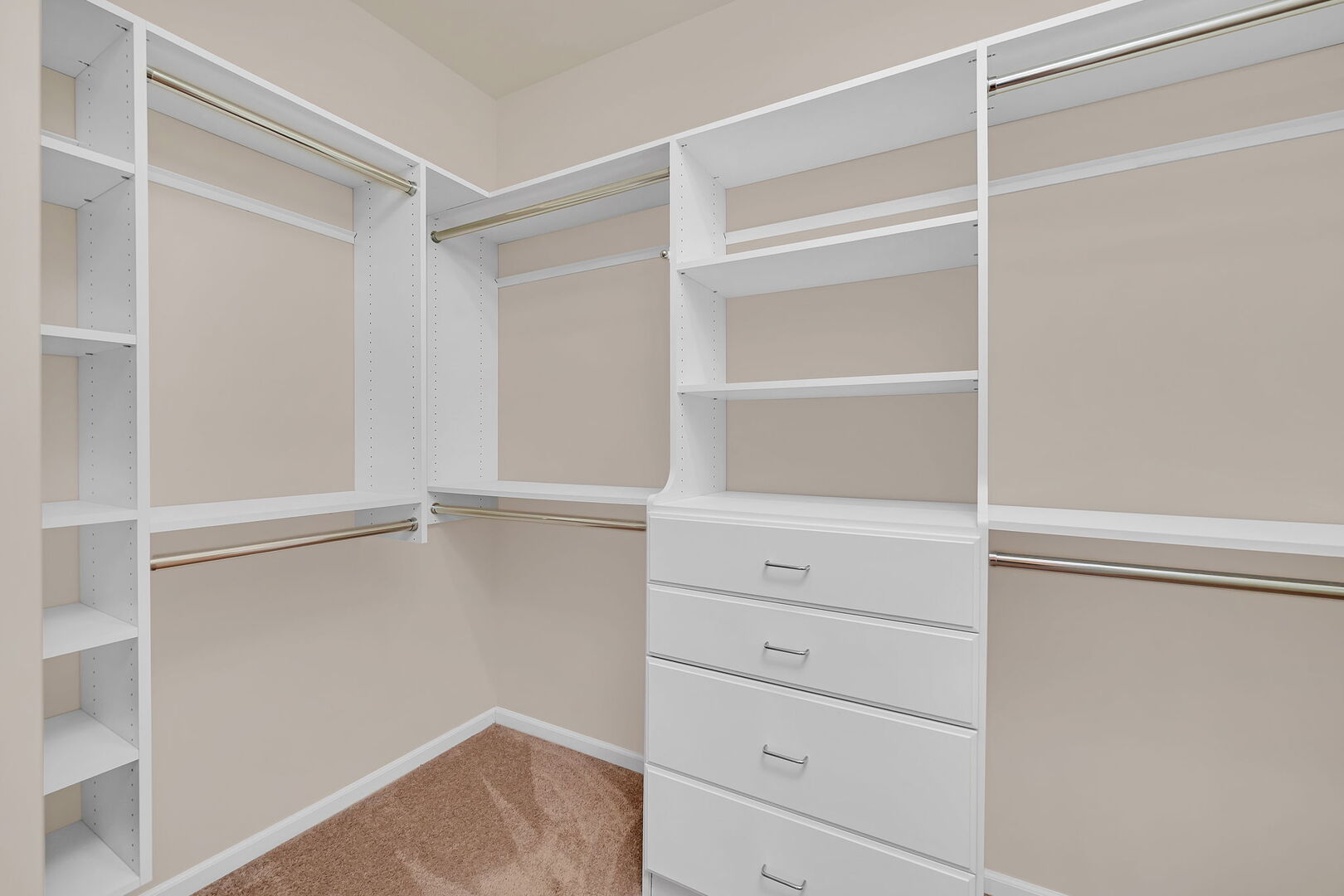 717 Pleasant Drive, Shorewood, IL 60404