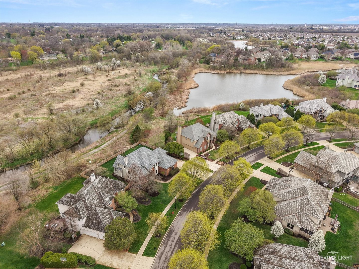 612 Waters Edge Drive, South Elgin, IL 60177