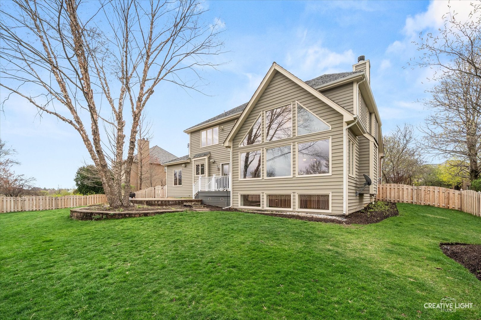 612 Waters Edge Drive, South Elgin, IL 60177