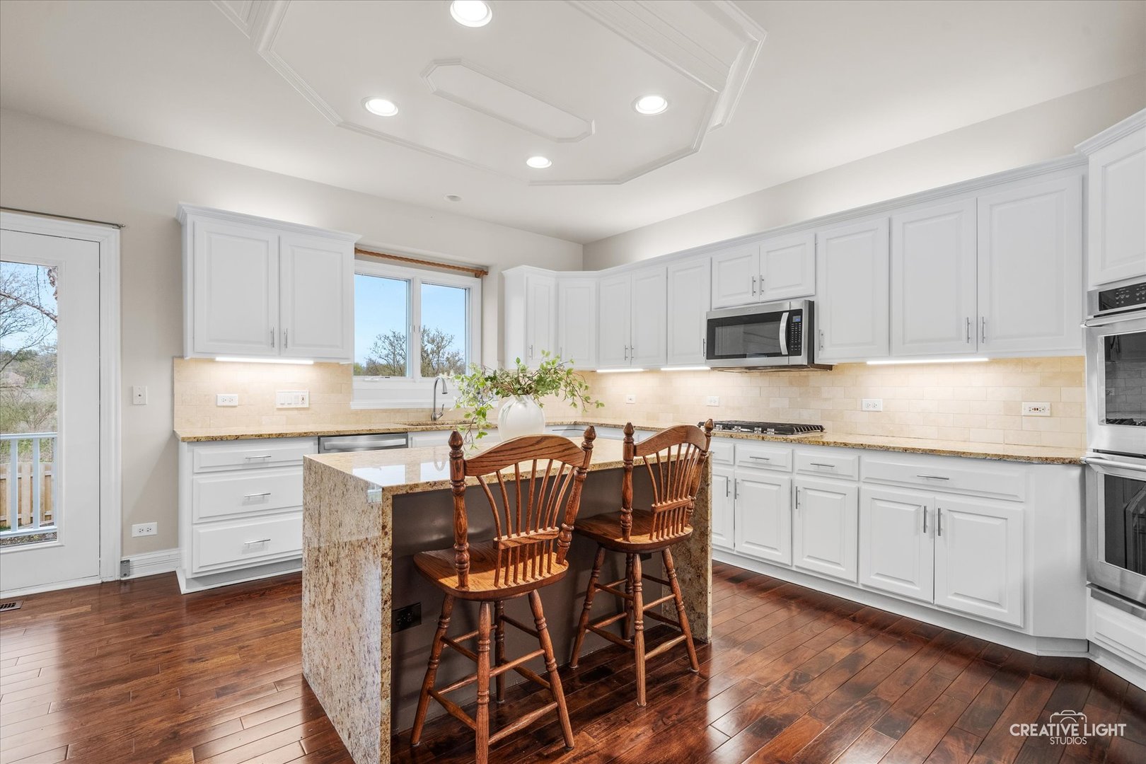 612 Waters Edge Drive, South Elgin, IL 60177