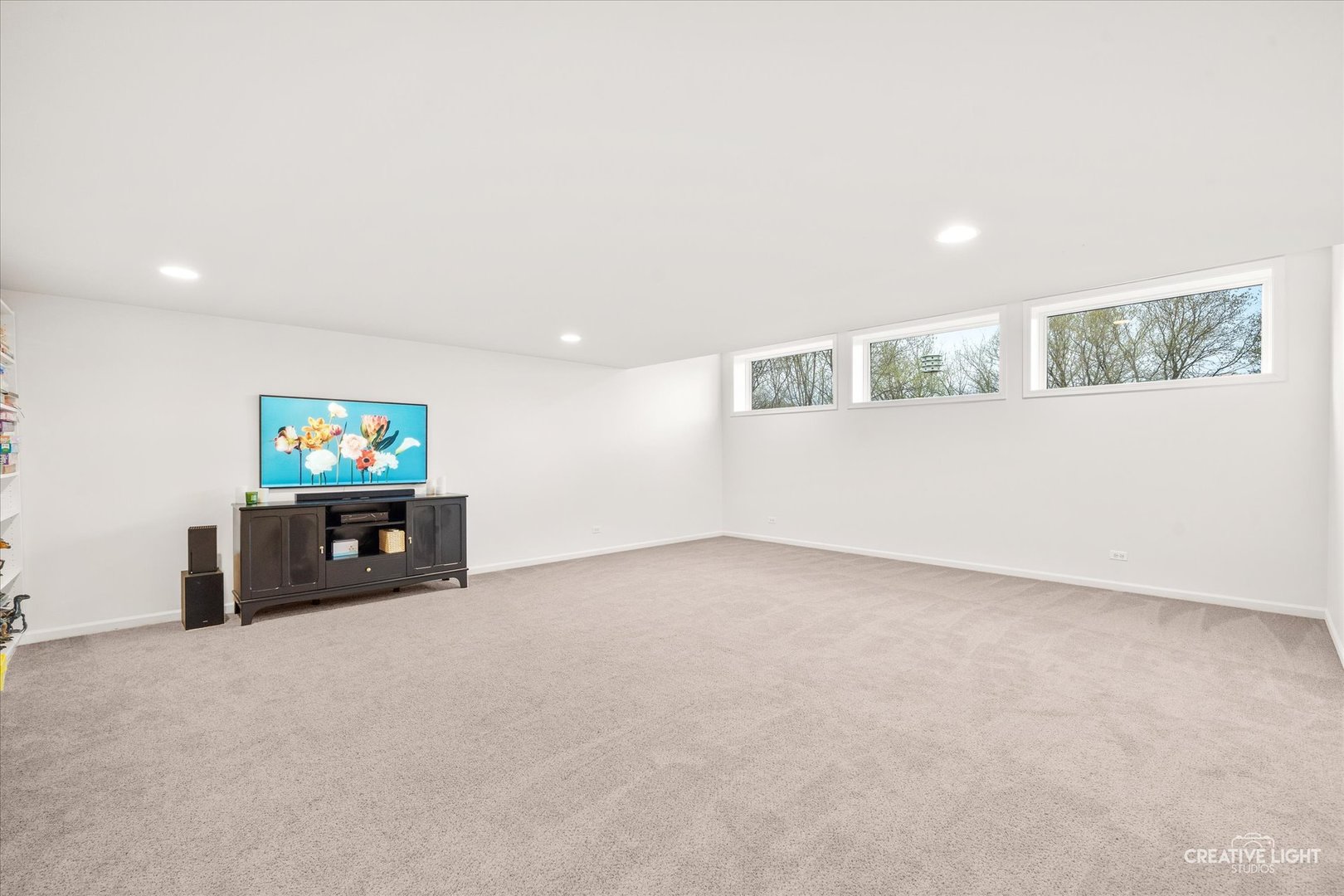 612 Waters Edge Drive, South Elgin, IL 60177