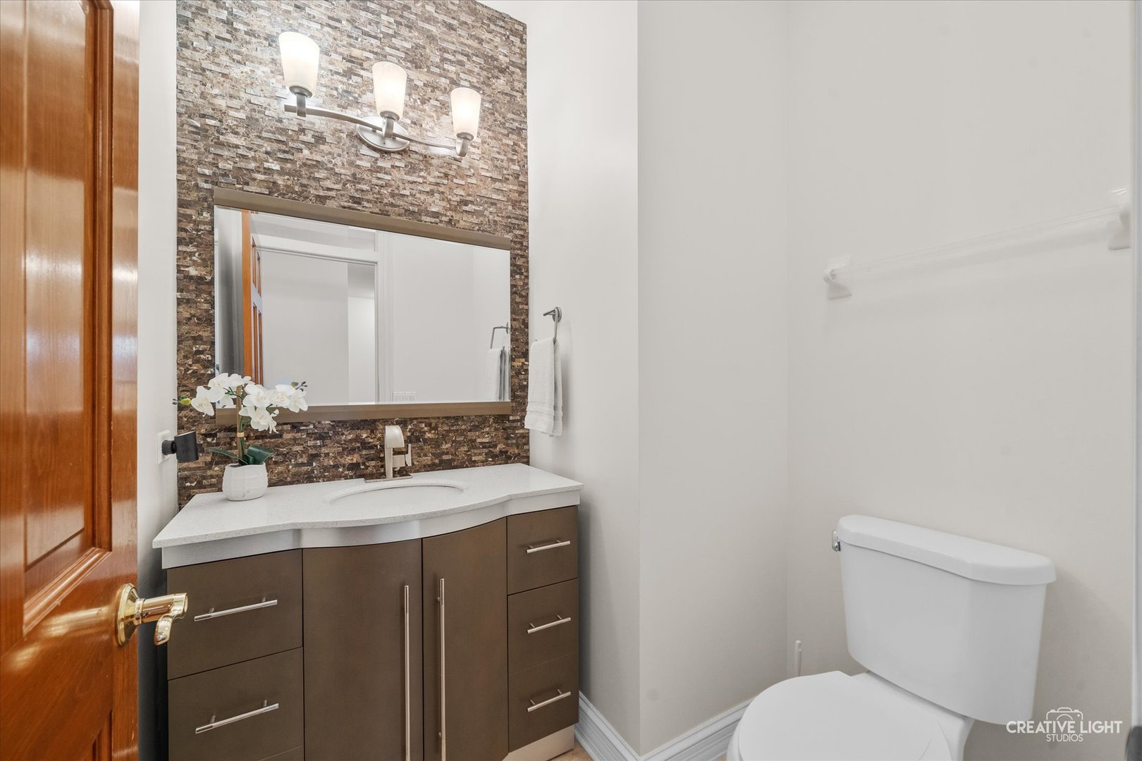 612 Waters Edge Drive, South Elgin, IL 60177