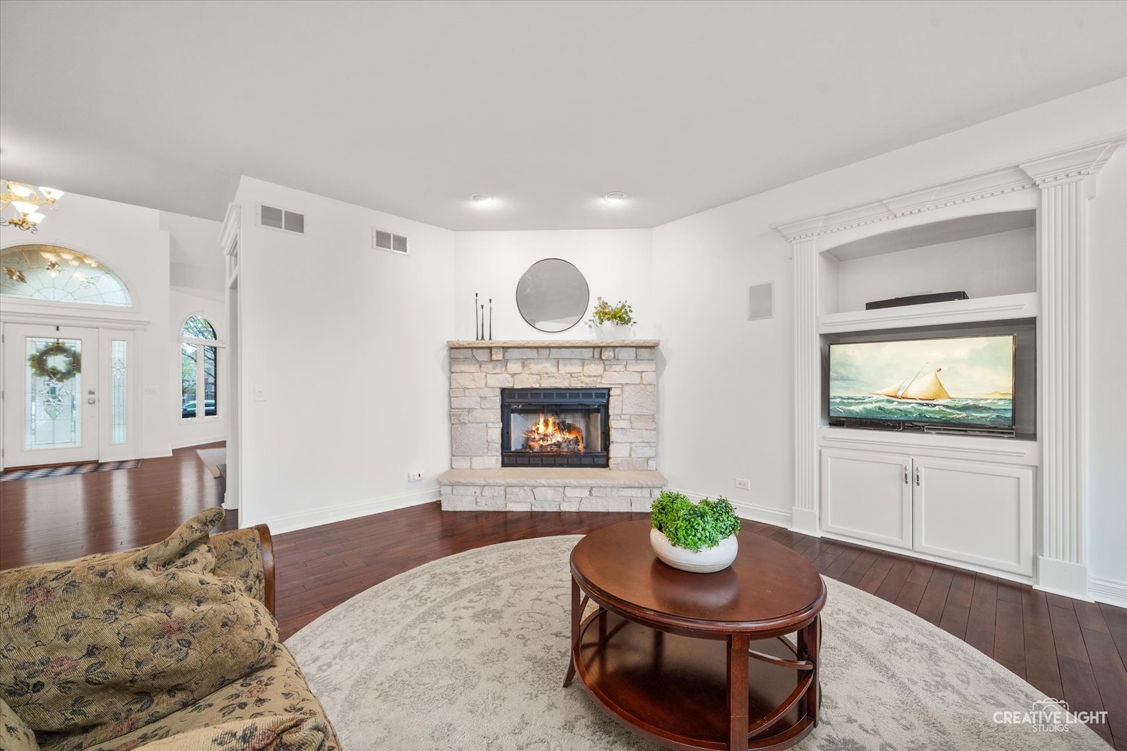 612 Waters Edge Drive, South Elgin, IL 60177