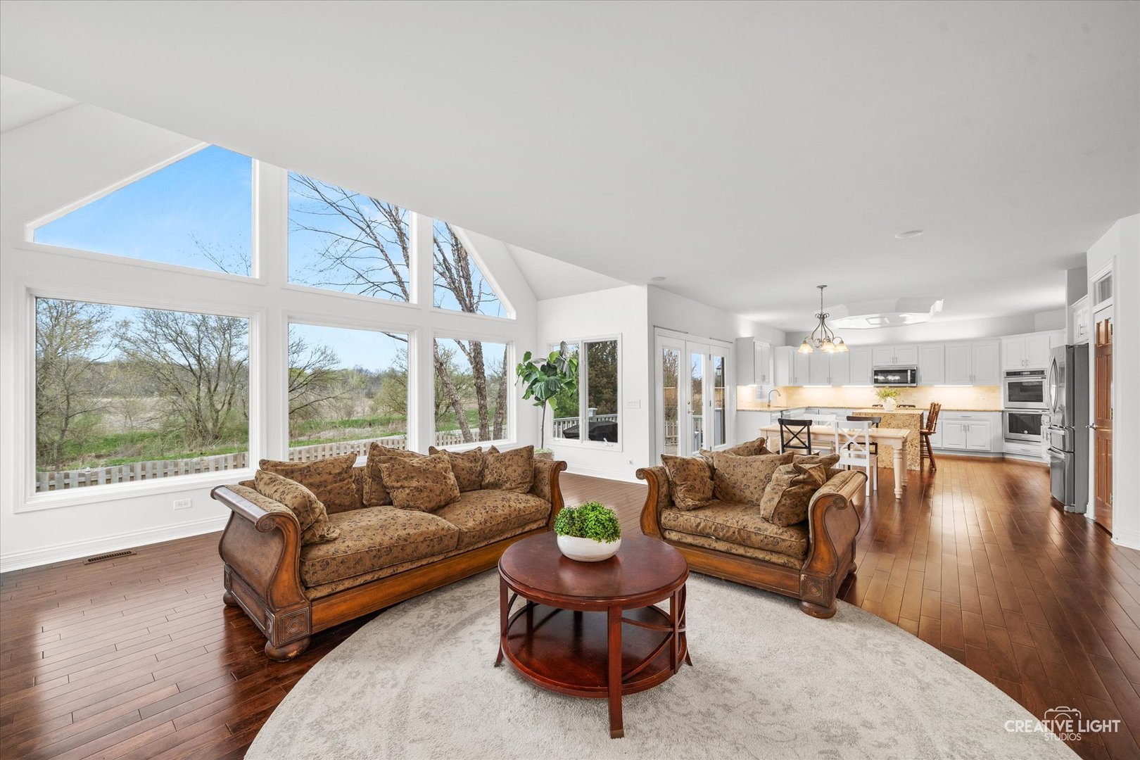 612 Waters Edge Drive, South Elgin, IL 60177