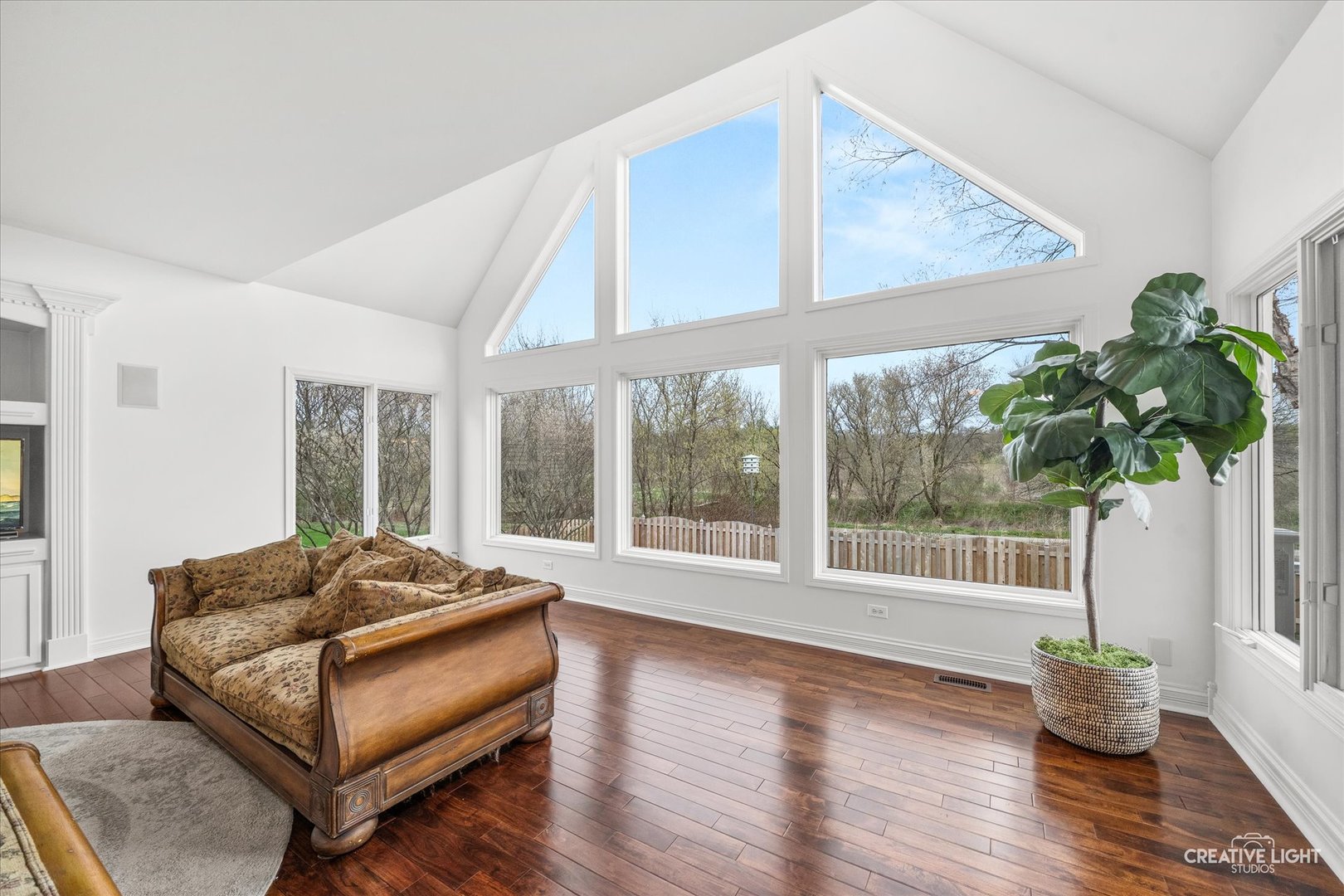 612 Waters Edge Drive, South Elgin, IL 60177