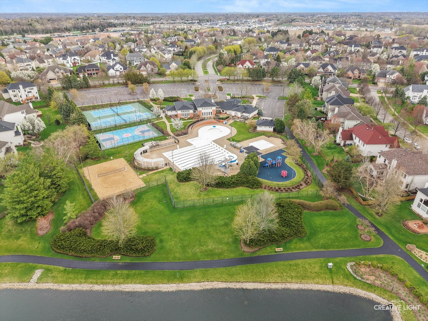 612 Waters Edge Drive, South Elgin, IL 60177