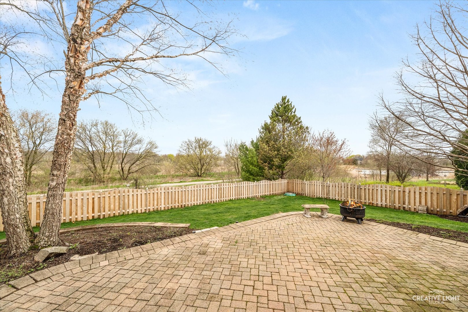 612 Waters Edge Drive, South Elgin, IL 60177