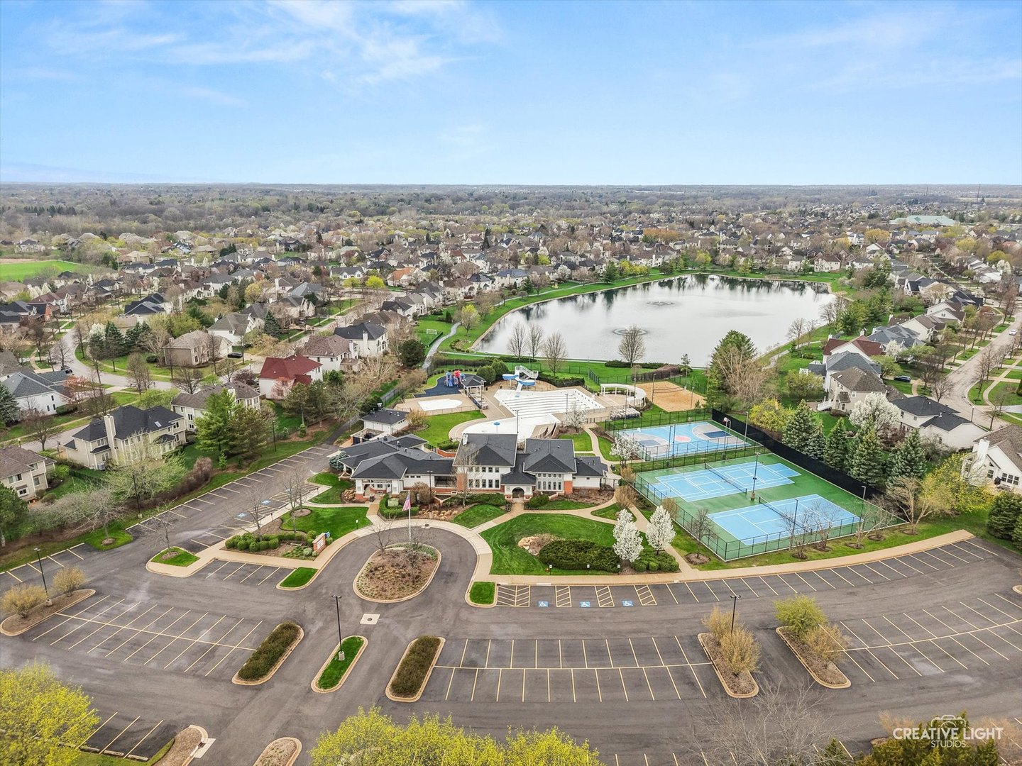 612 Waters Edge Drive, South Elgin, IL 60177