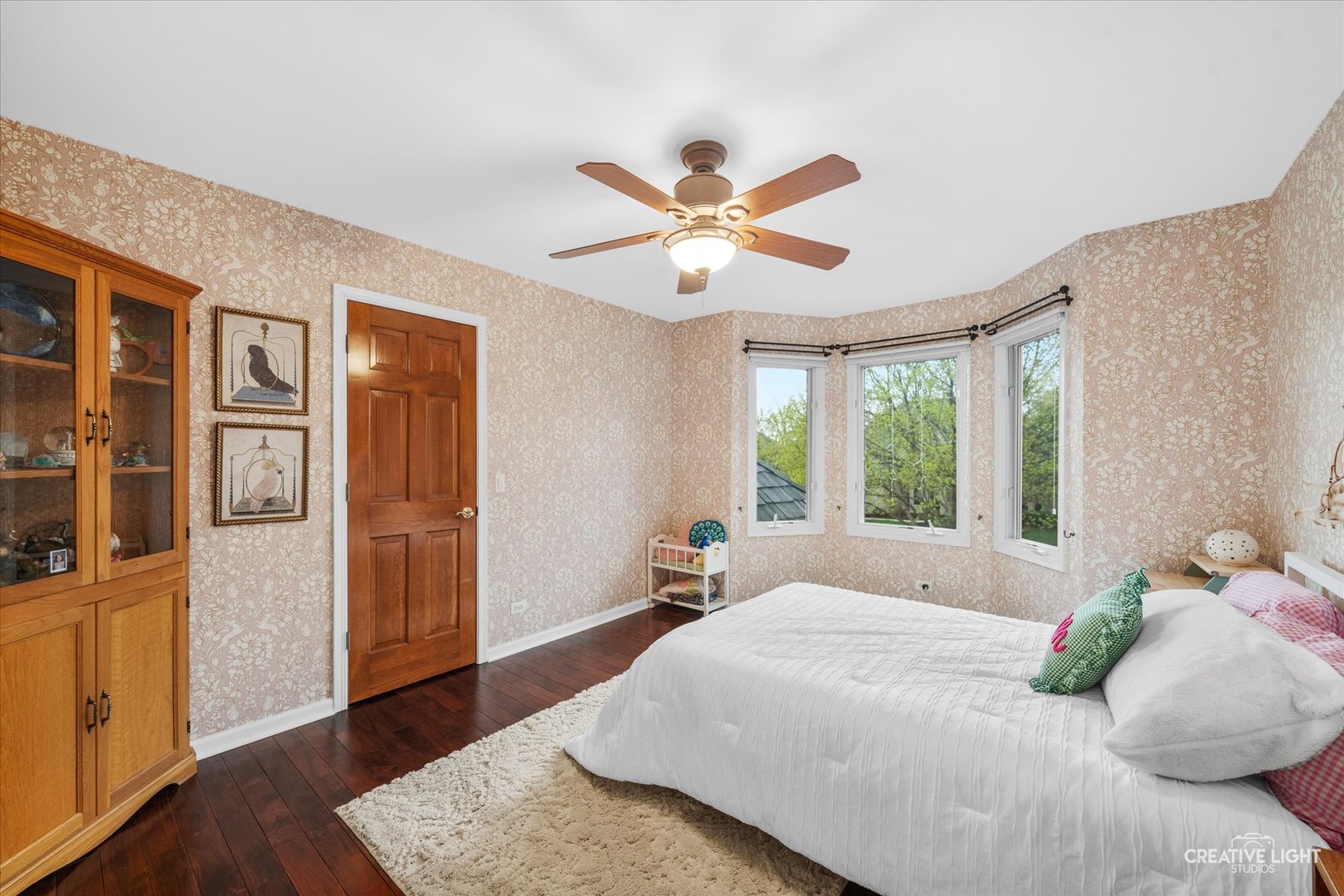 612 Waters Edge Drive, South Elgin, IL 60177