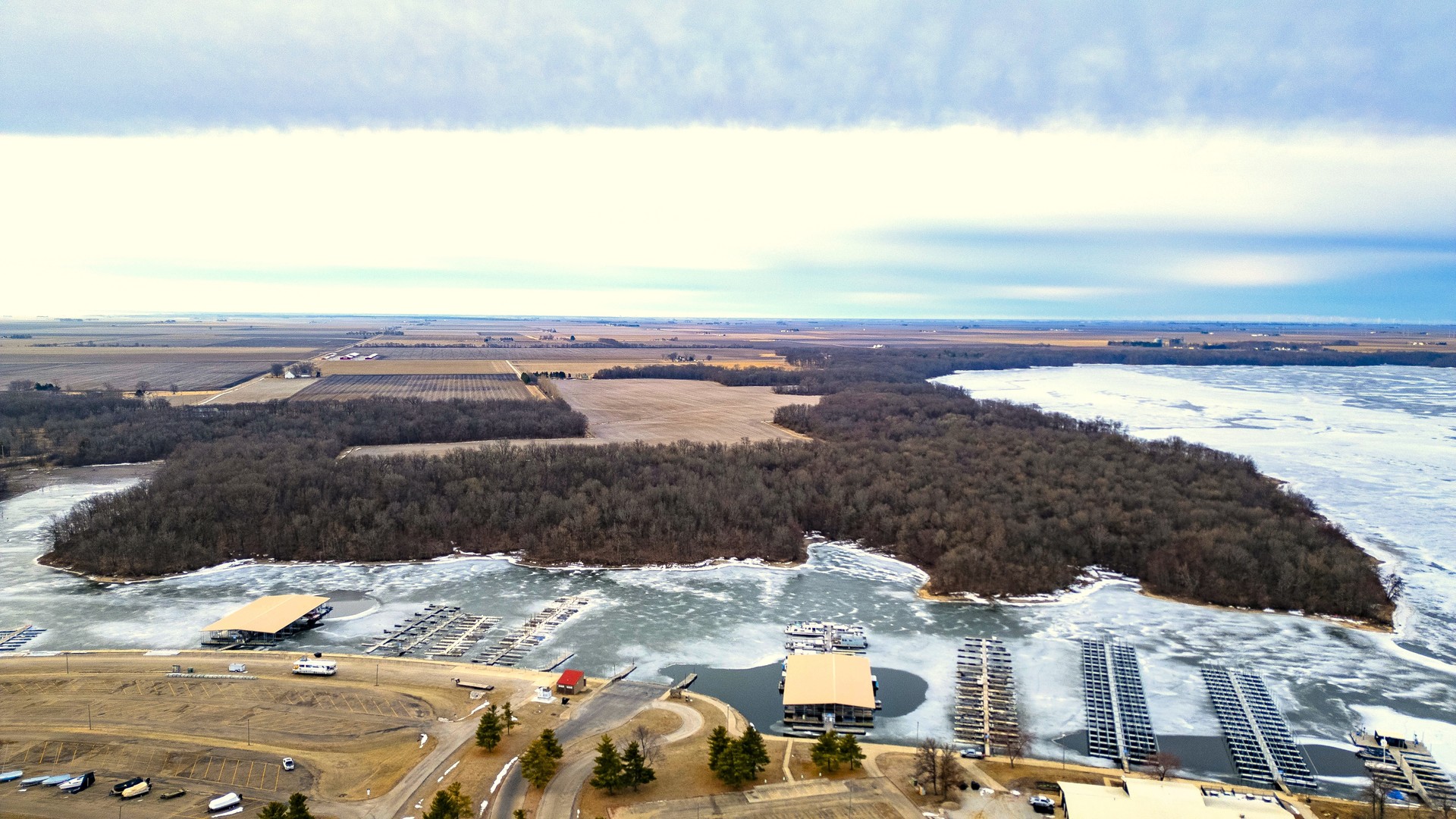 5751 White Pigeon Road, Weldon, IL 61882