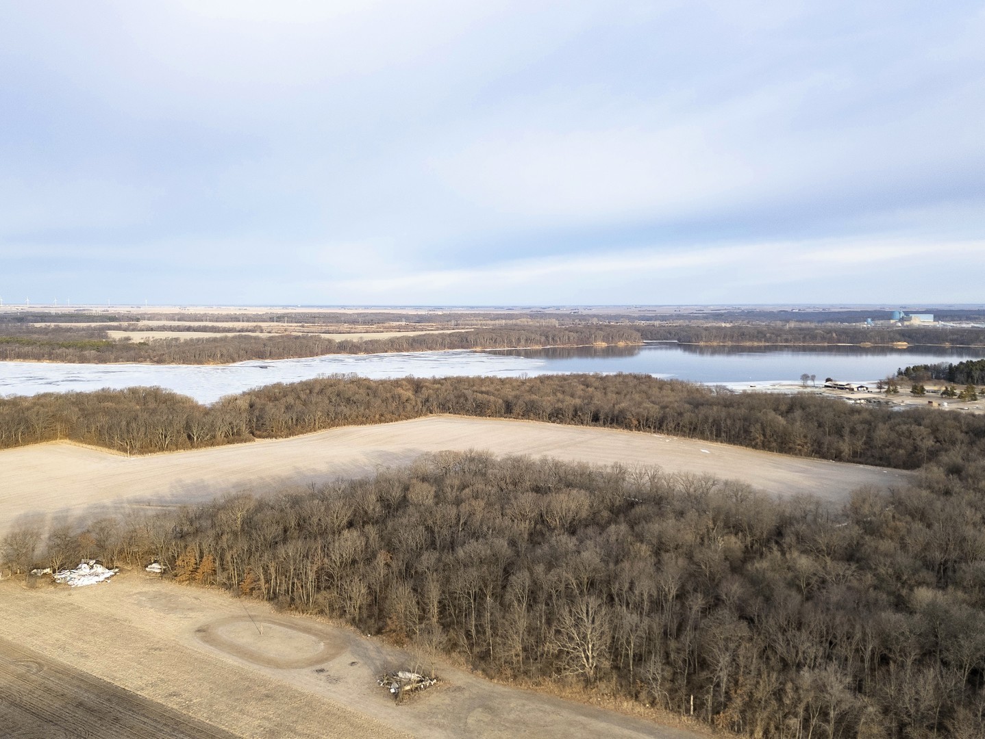 5751 White Pigeon Road, Weldon, IL 61882