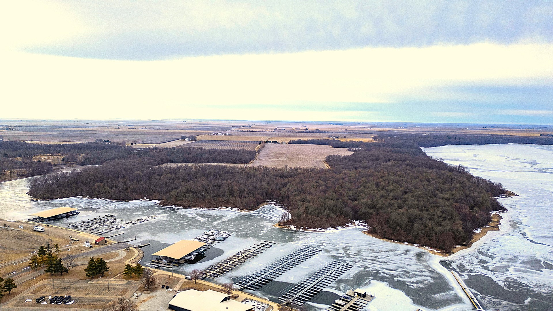 5751 White Pigeon Road, Weldon, IL 61882