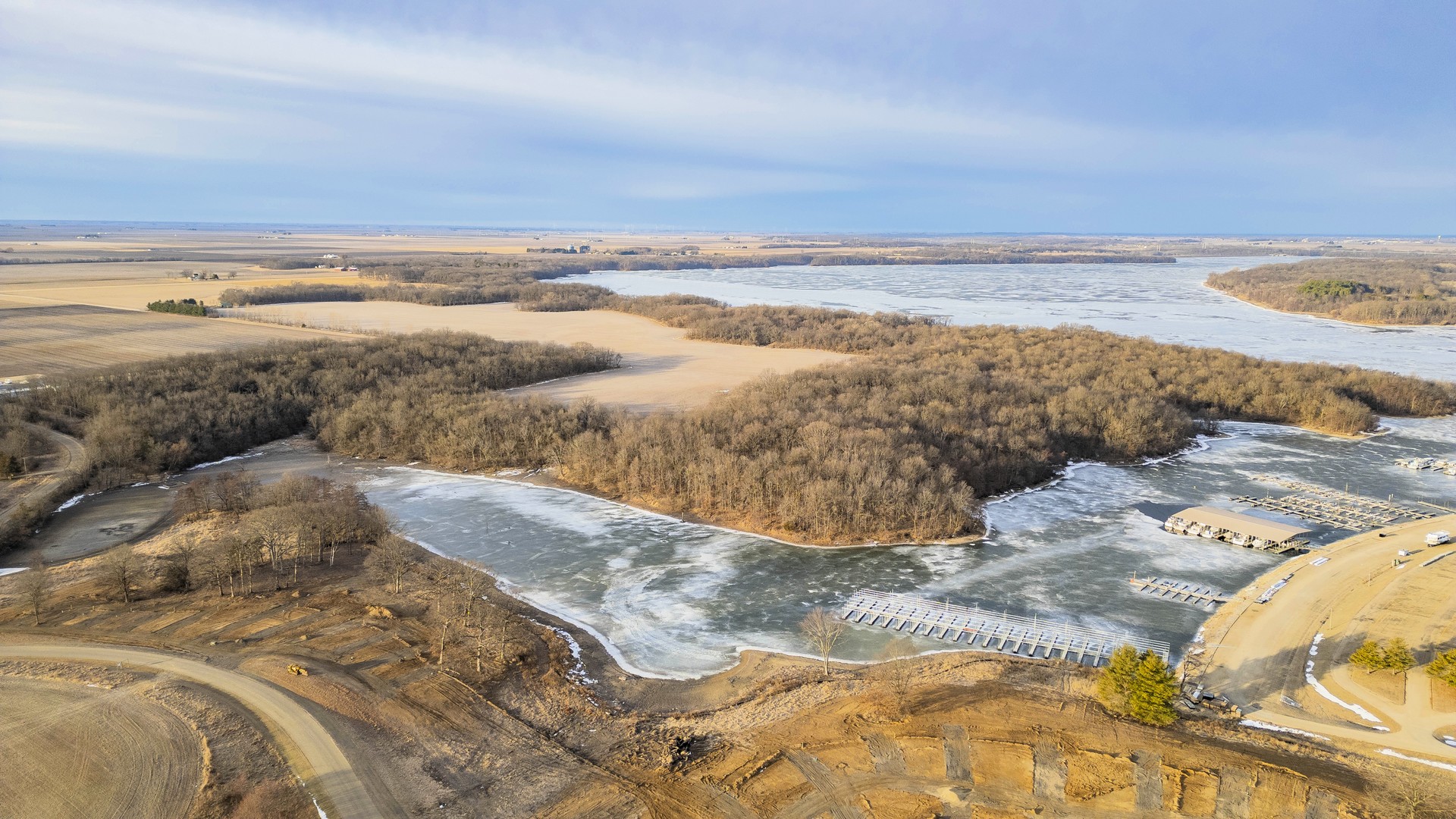 5751 White Pigeon Road, Weldon, IL 61882