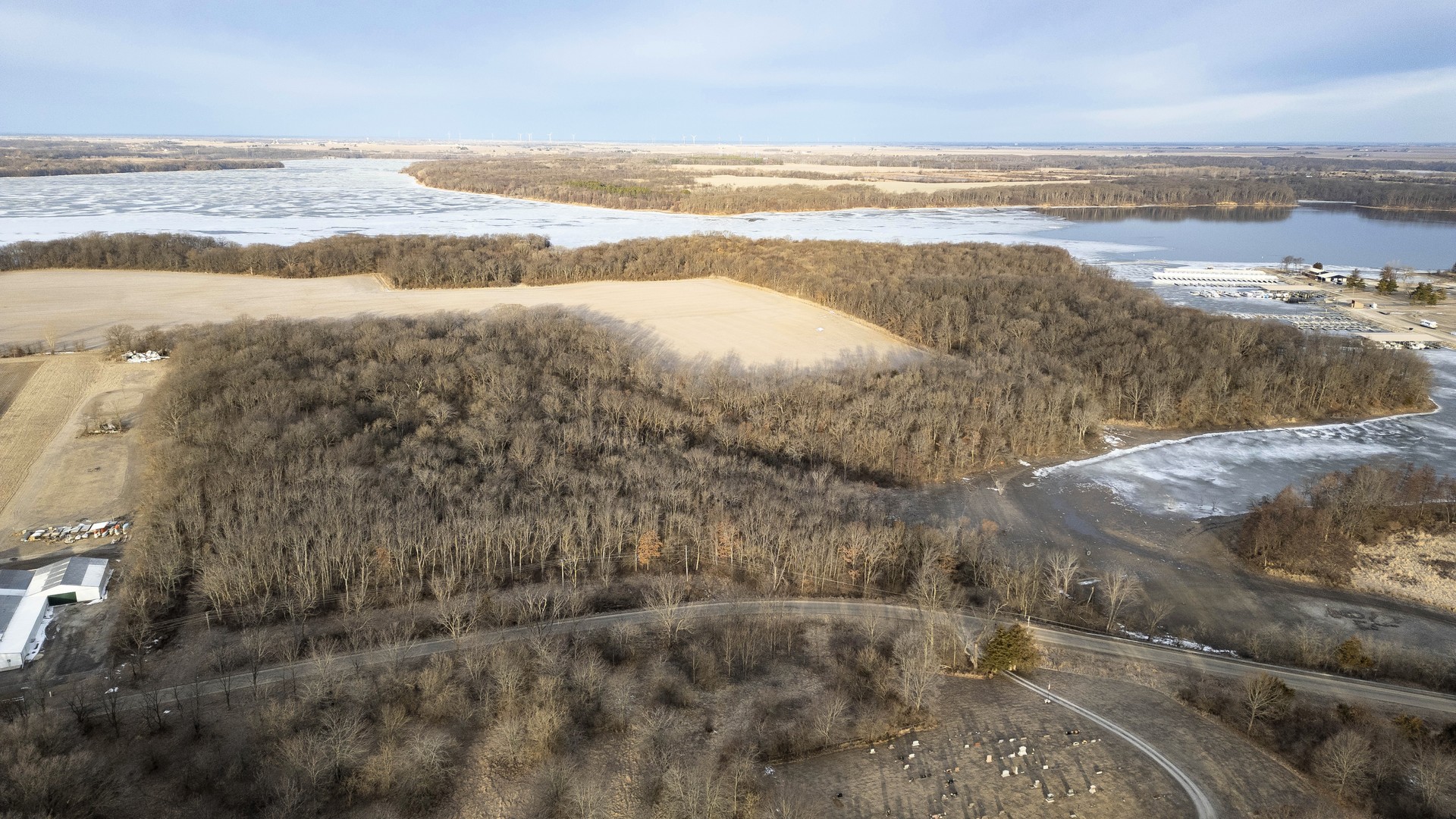 5751 White Pigeon Road, Weldon, IL 61882