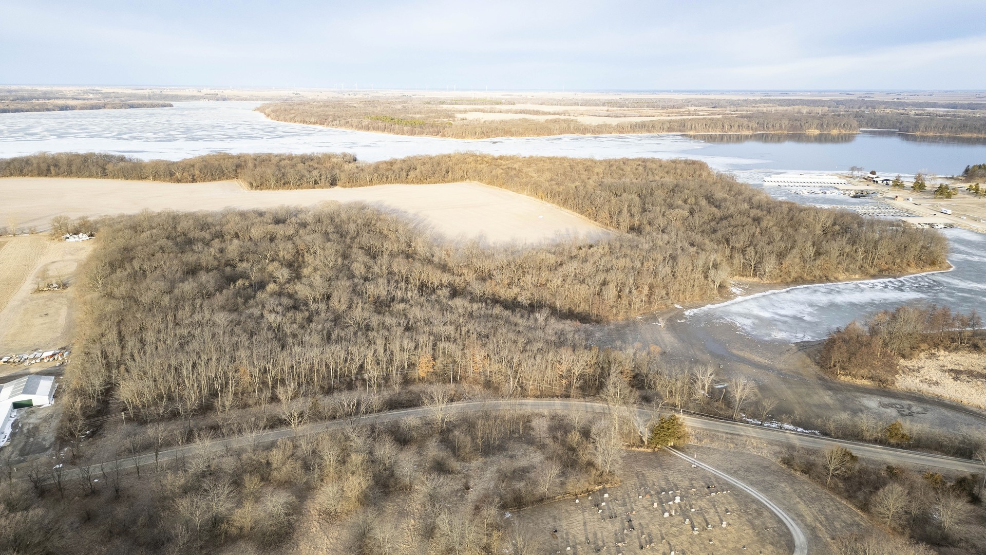 5751 White Pigeon Road, Weldon, IL 61882