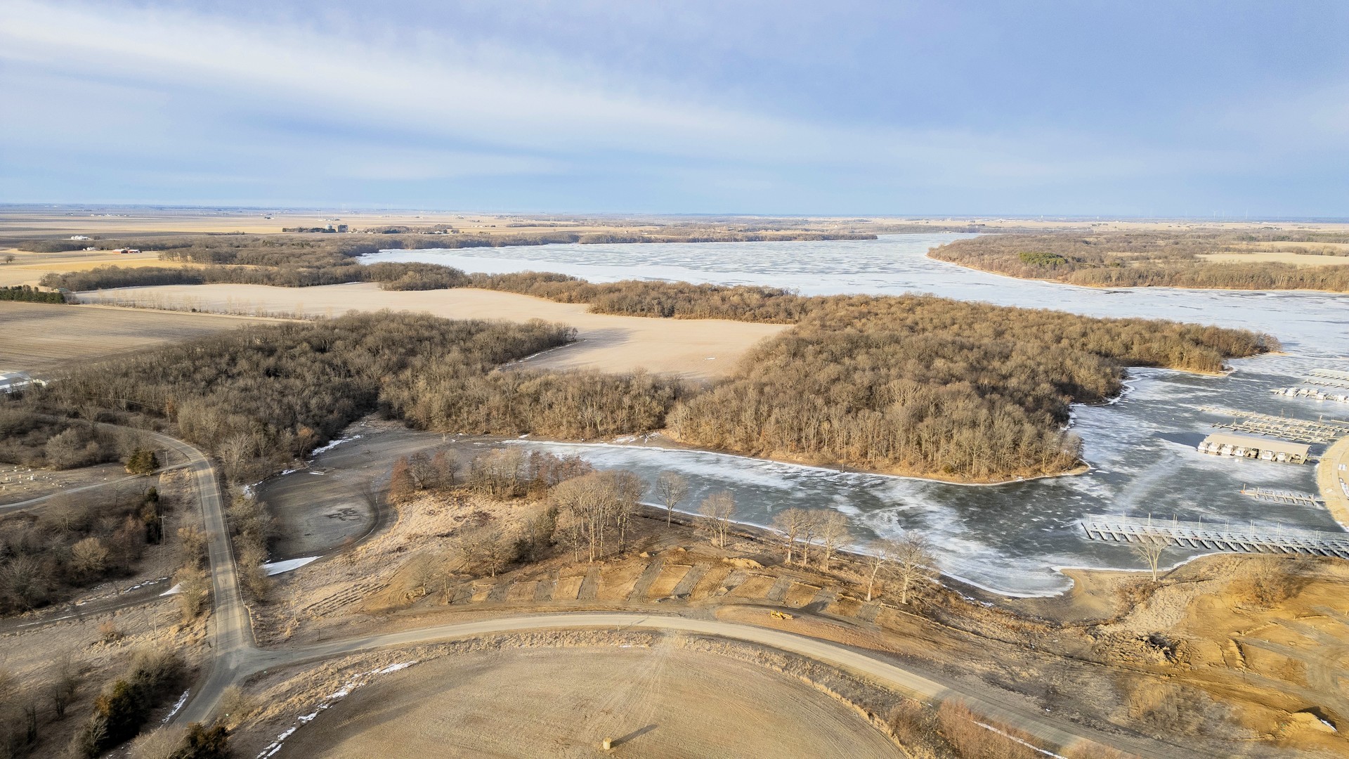 5751 White Pigeon Road, Weldon, IL 61882