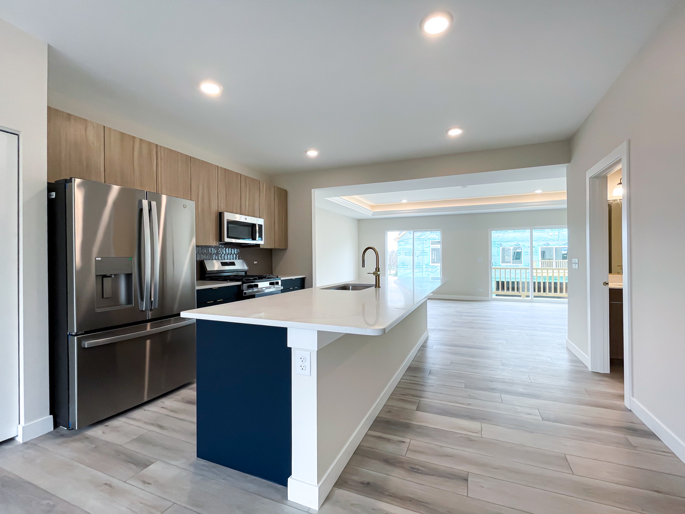 245 Regency Court #E, Wauconda, IL 60084