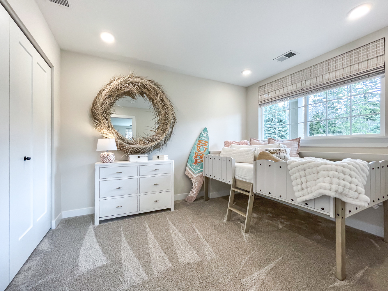 245 Regency Court #E, Wauconda, IL 60084