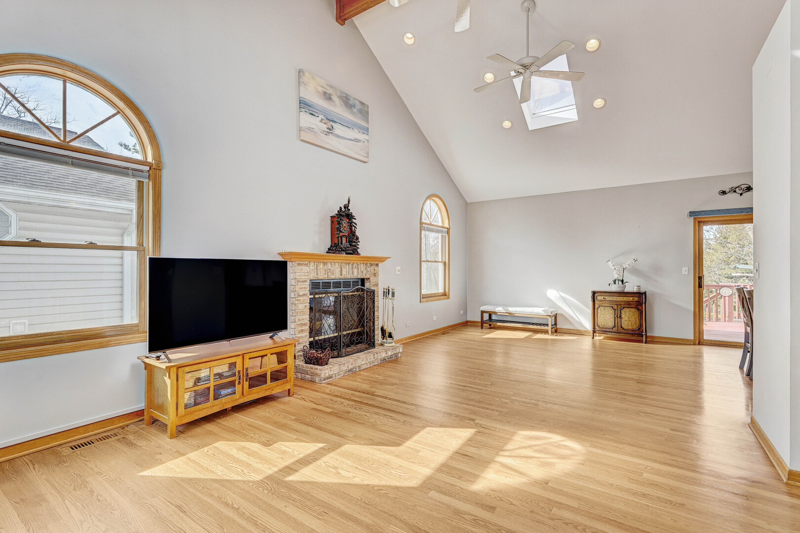 1017 Grand Boulevard, Wauconda, IL 60084