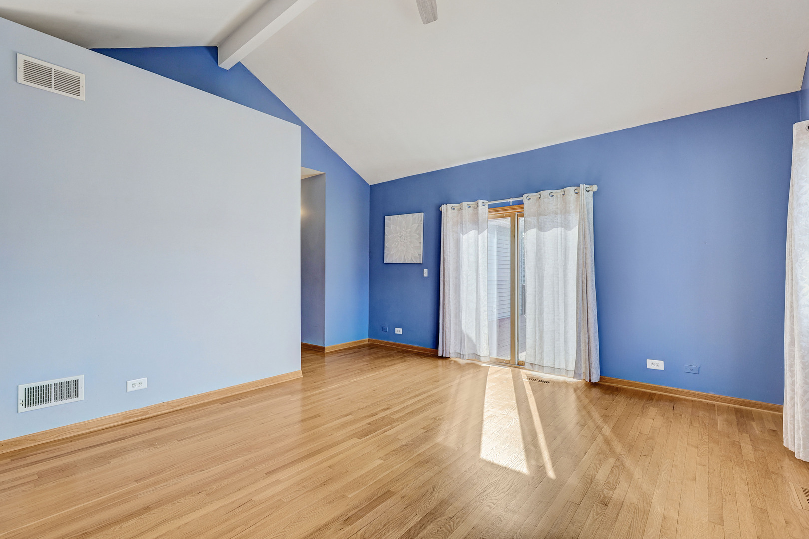 1017 Grand Boulevard, Wauconda, IL 60084