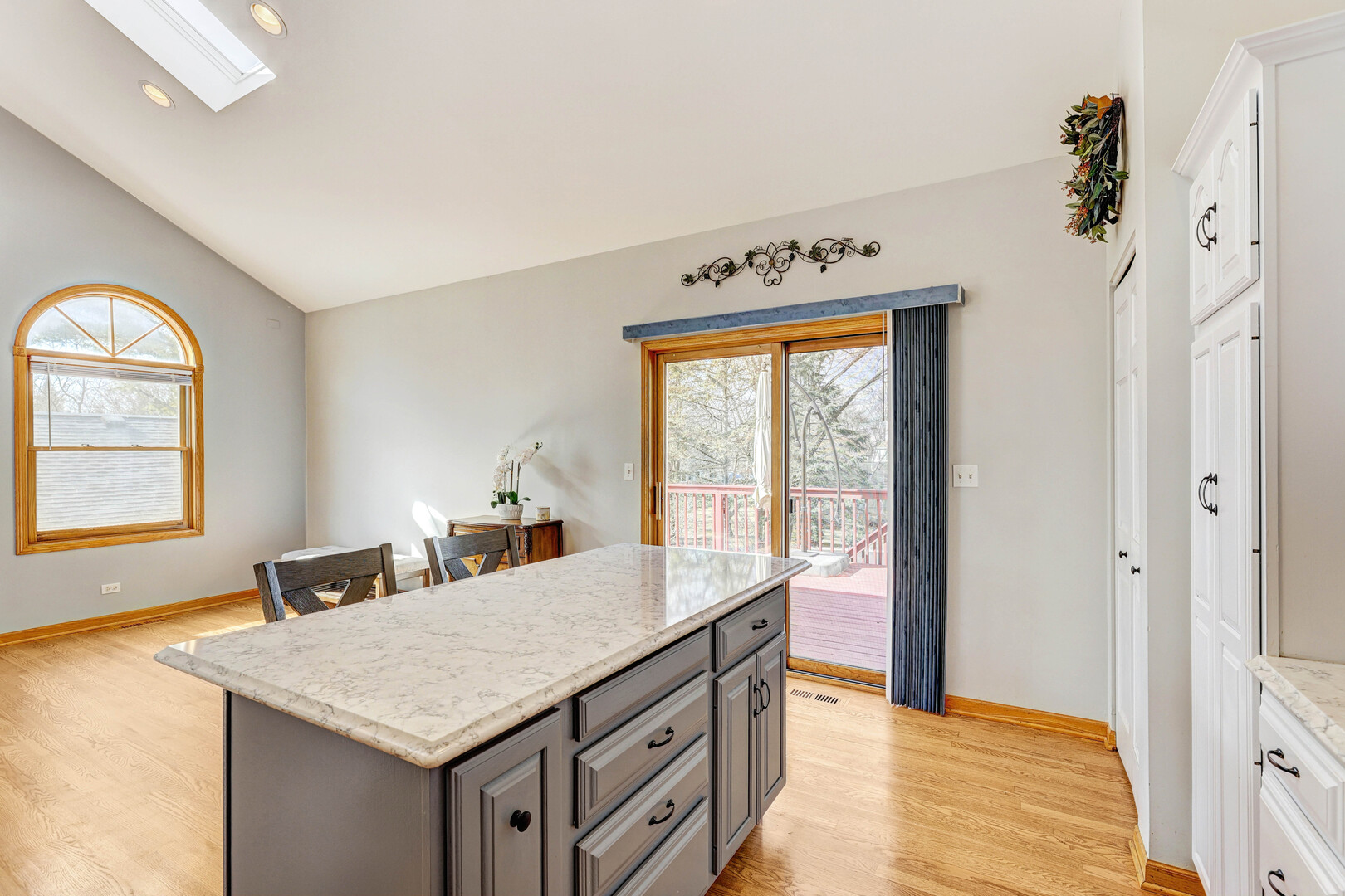 1017 Grand Boulevard, Wauconda, IL 60084