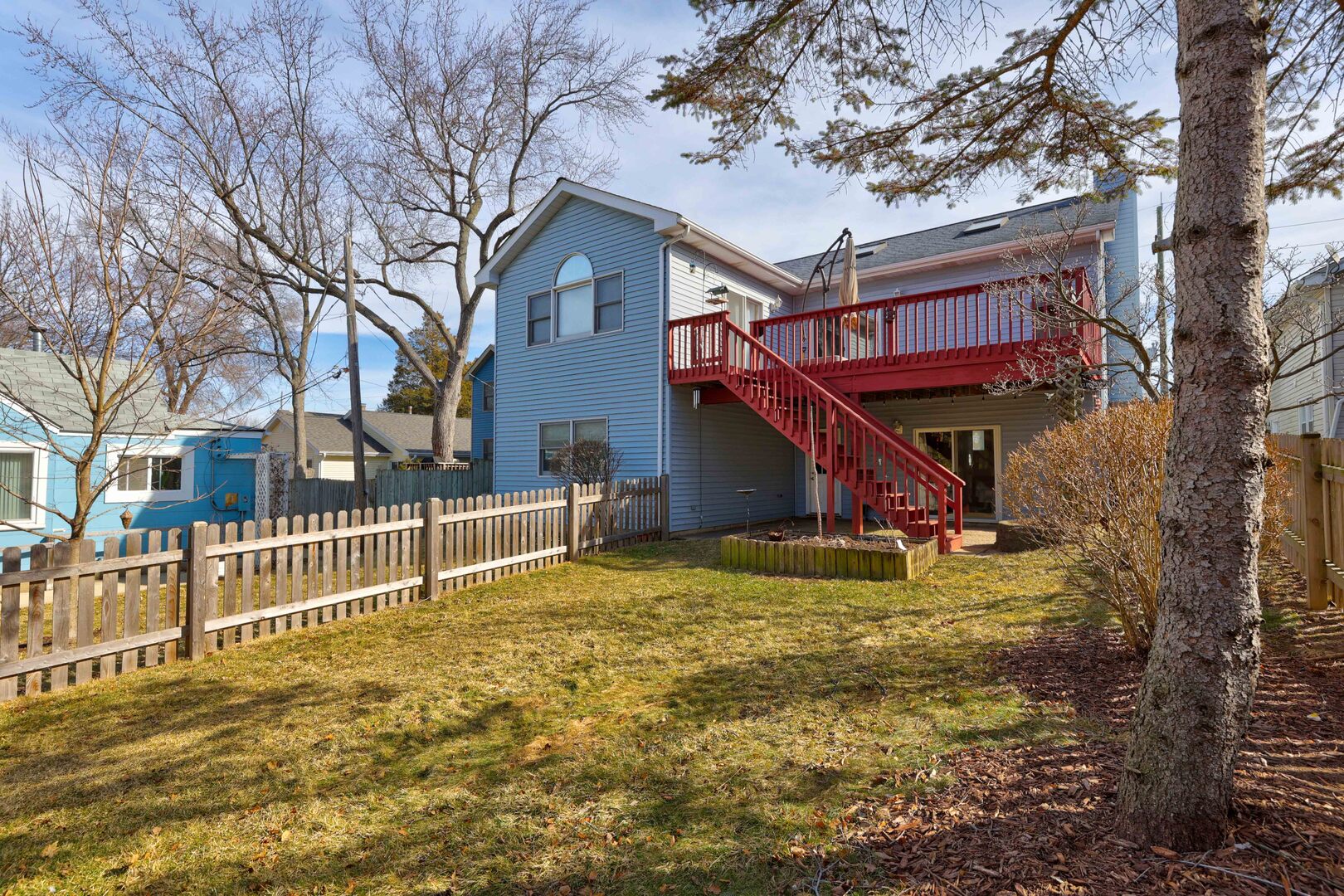 1017 Grand Boulevard, Wauconda, IL 60084