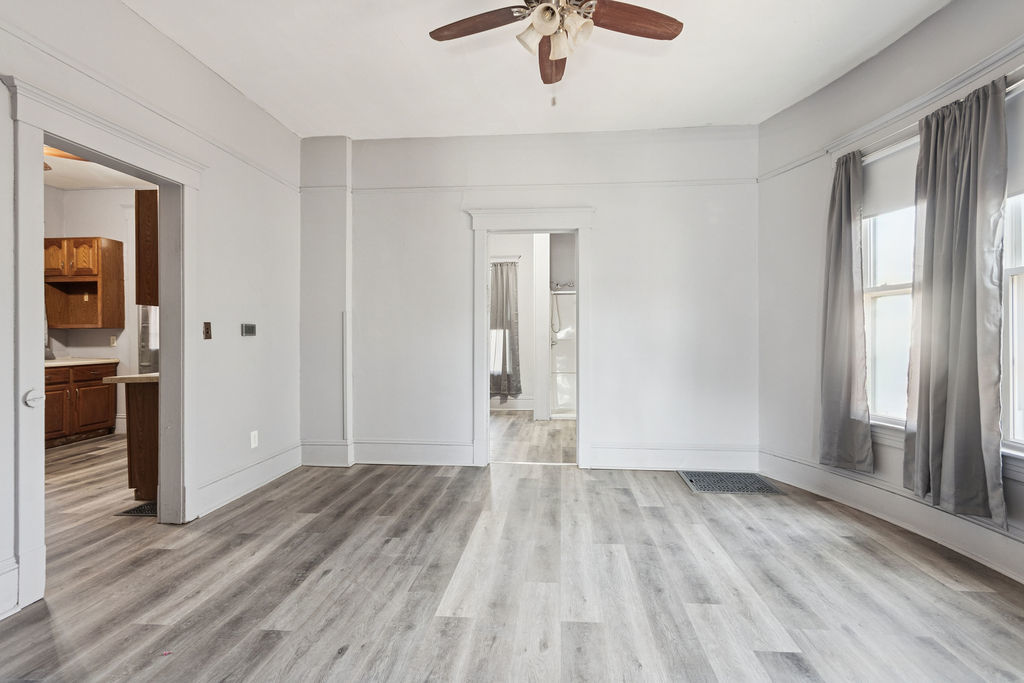 705 W Market Street, Bloomington, IL 61701