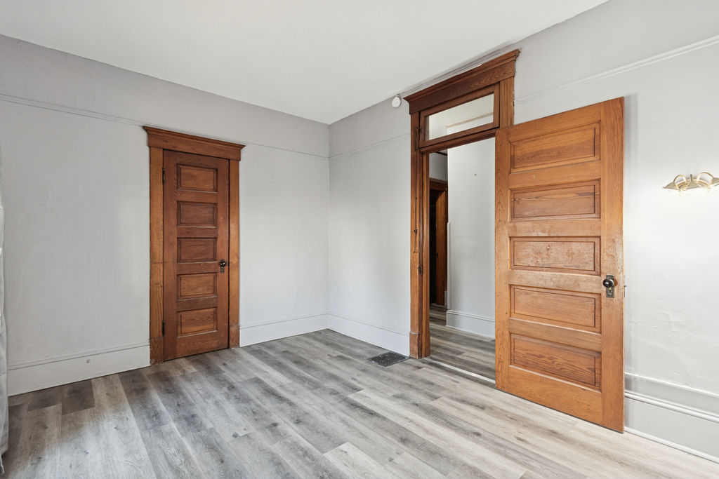 705 W Market Street, Bloomington, IL 61701