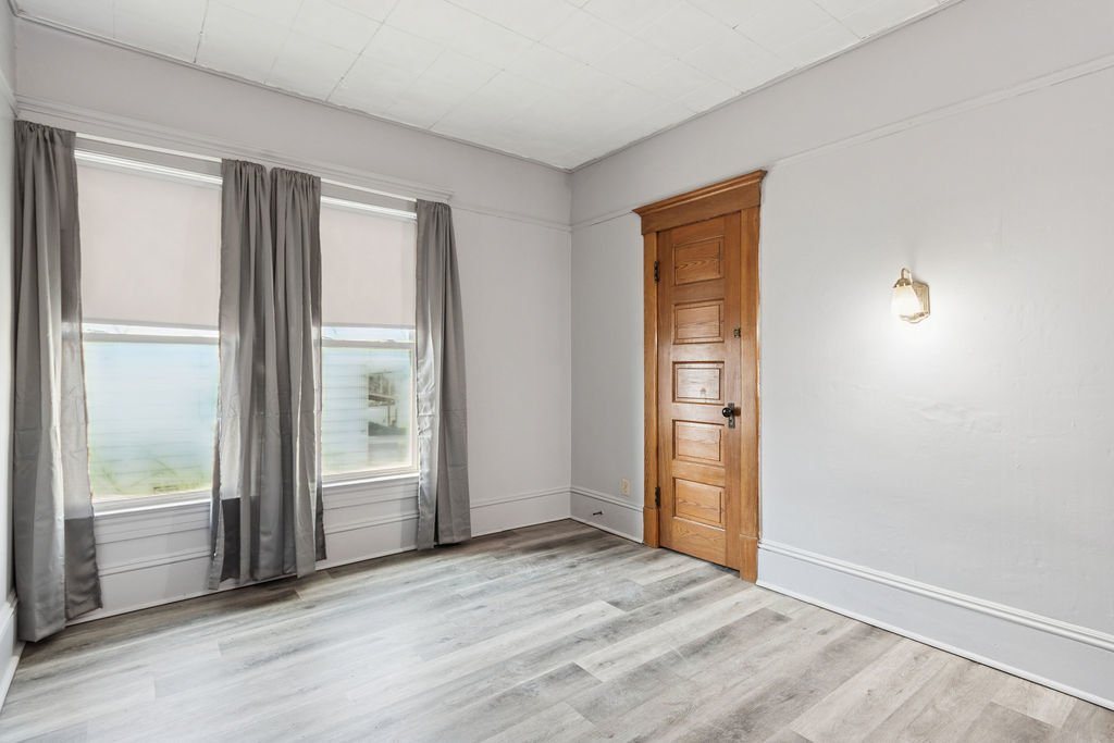 705 W Market Street, Bloomington, IL 61701