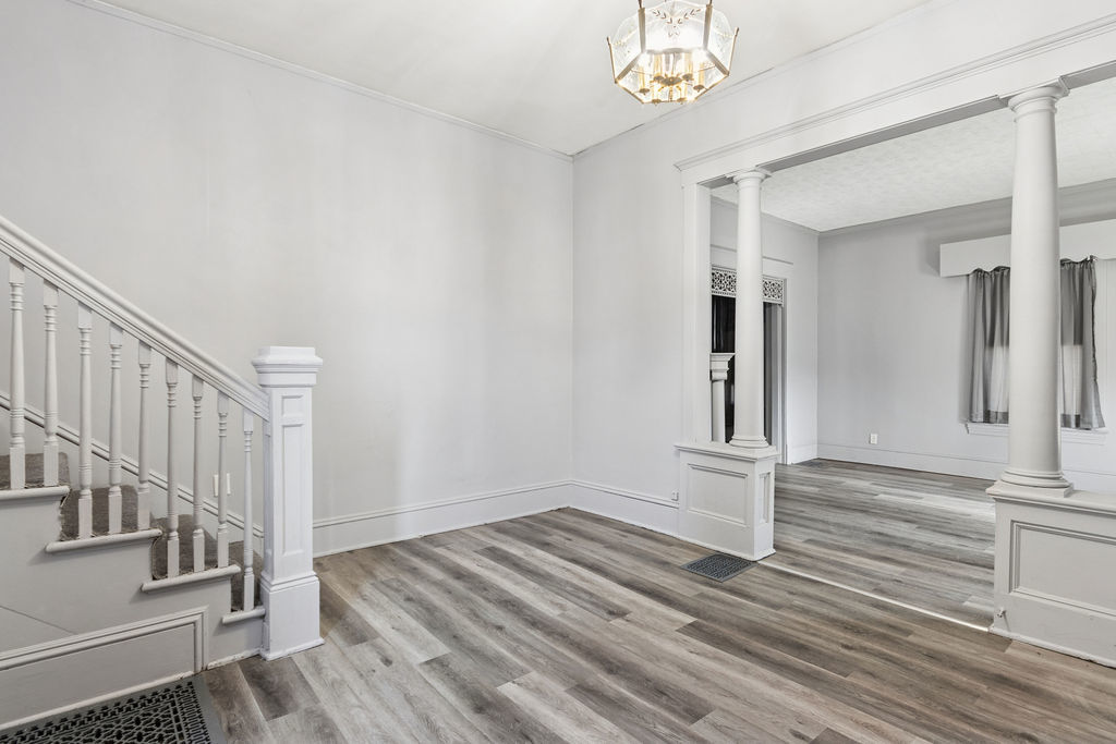 705 W Market Street, Bloomington, IL 61701