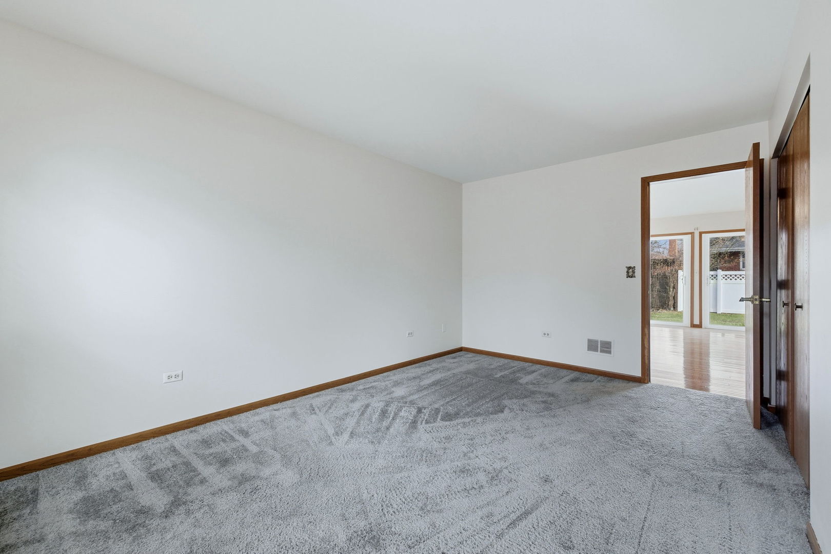 3057 Ashton Court, Westchester, IL 60154